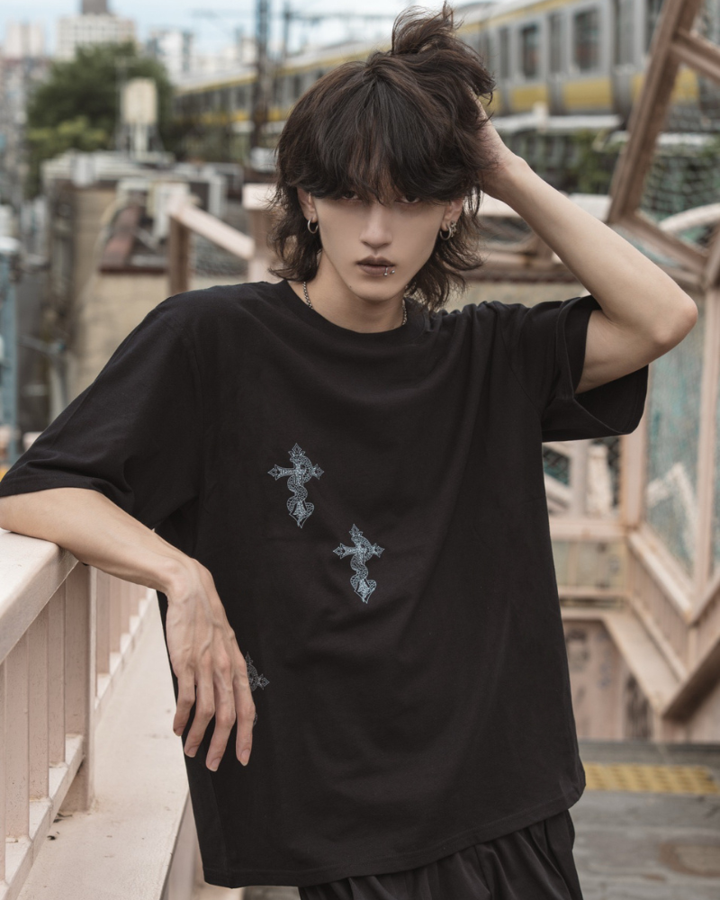 gibous random snake cross t shirt black
