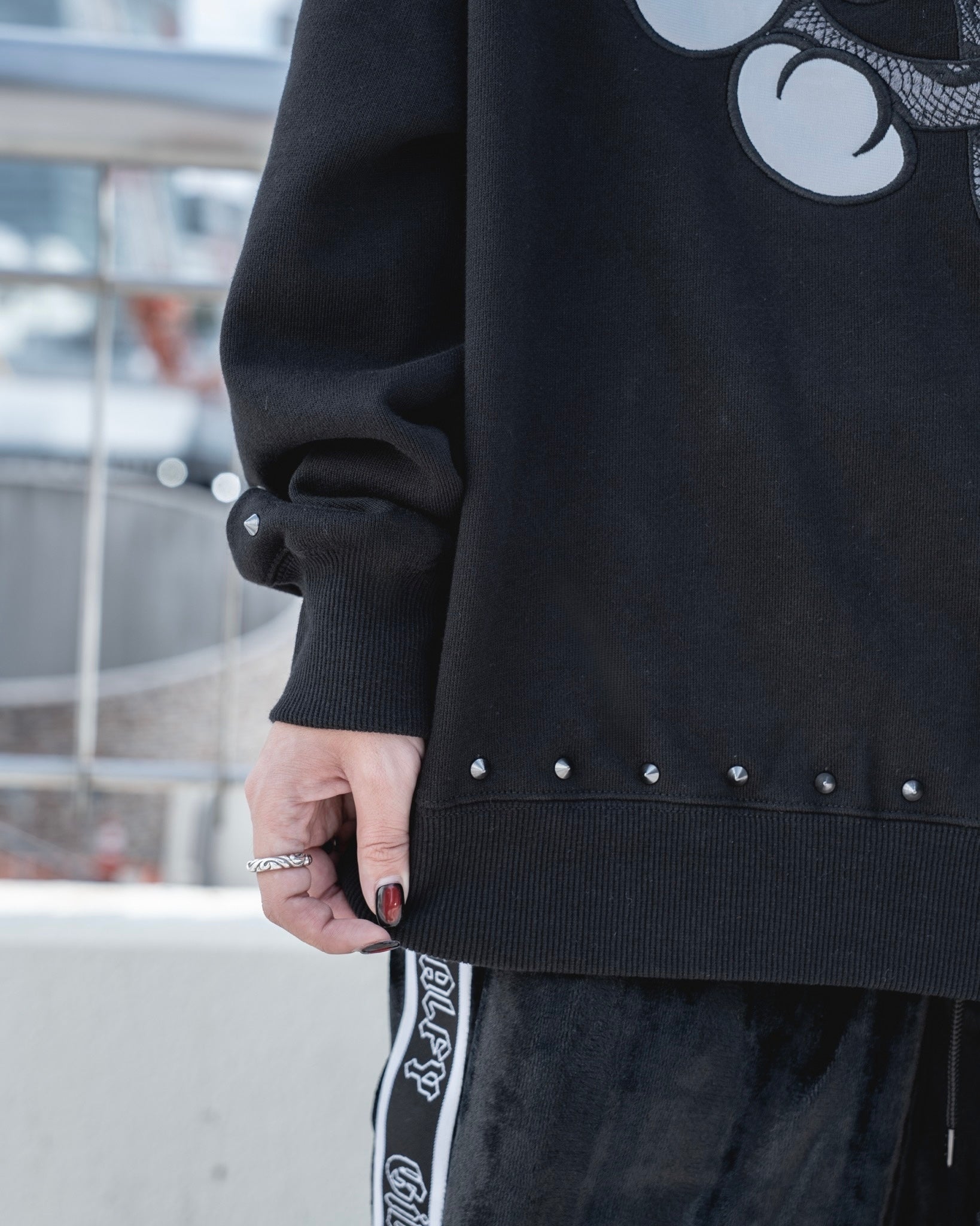 【受注生産】gibous×GALFY snake dog damage studs trainer black