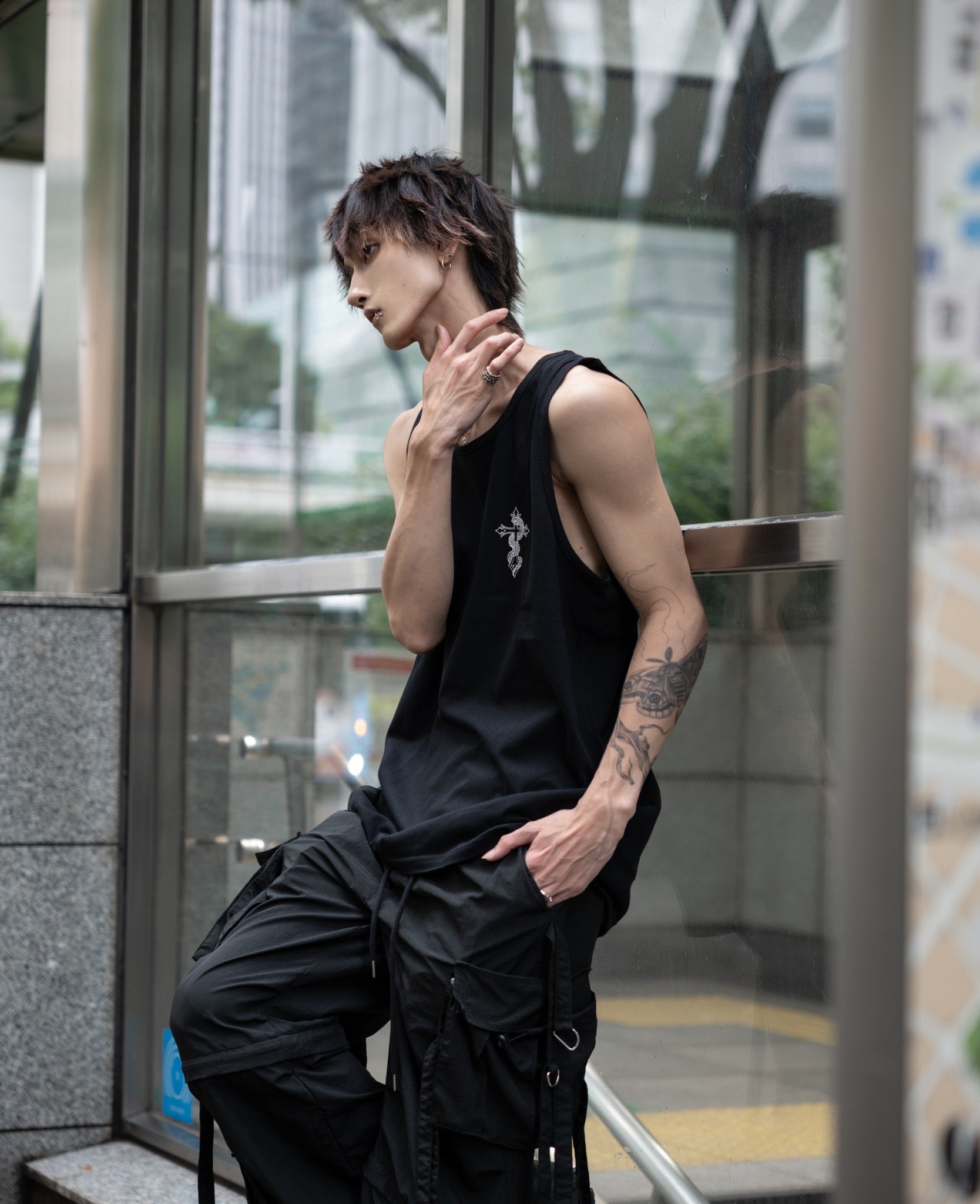 gibous snake cross tanktop black