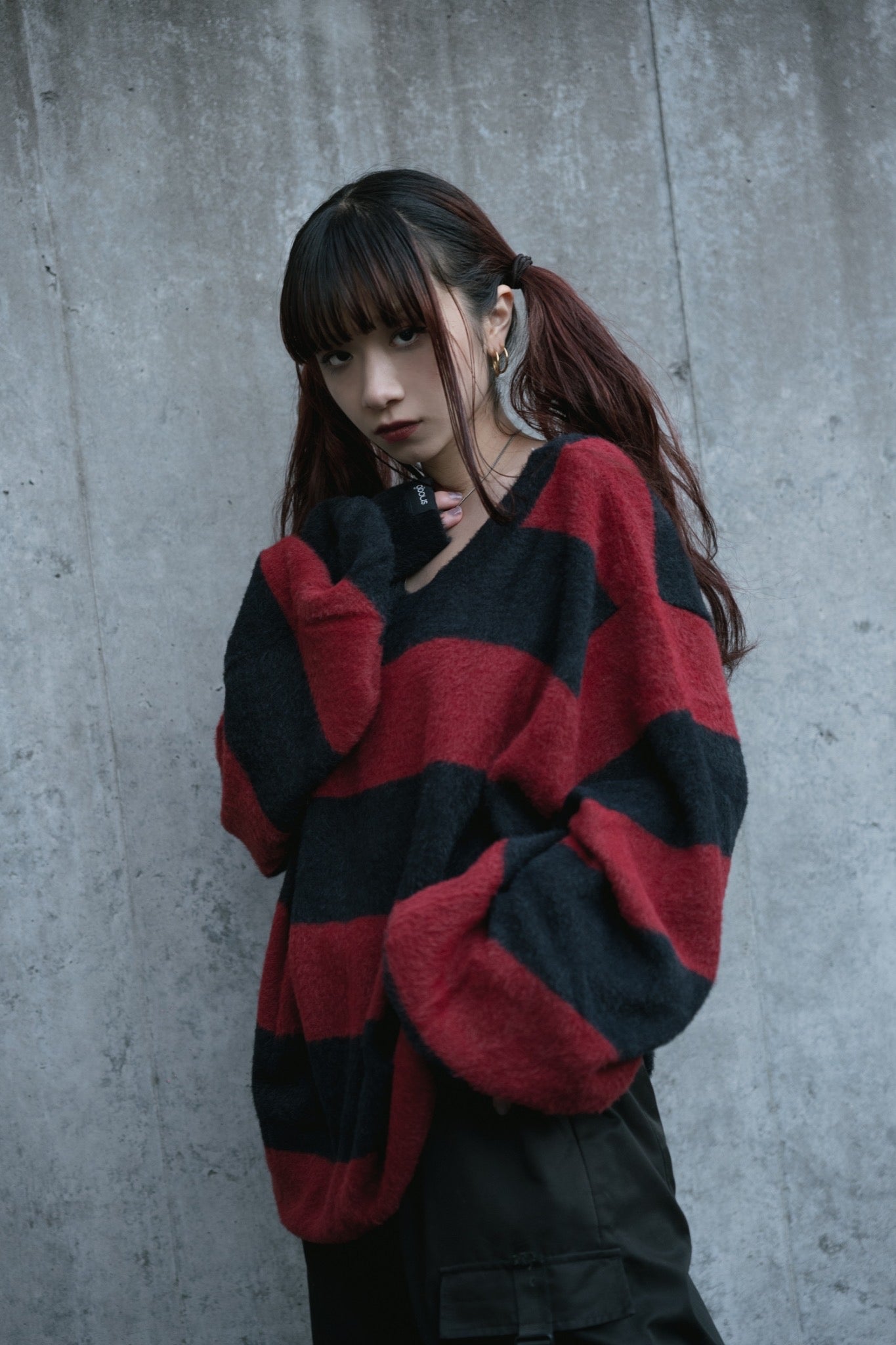 gibous shaggy border knit black×red