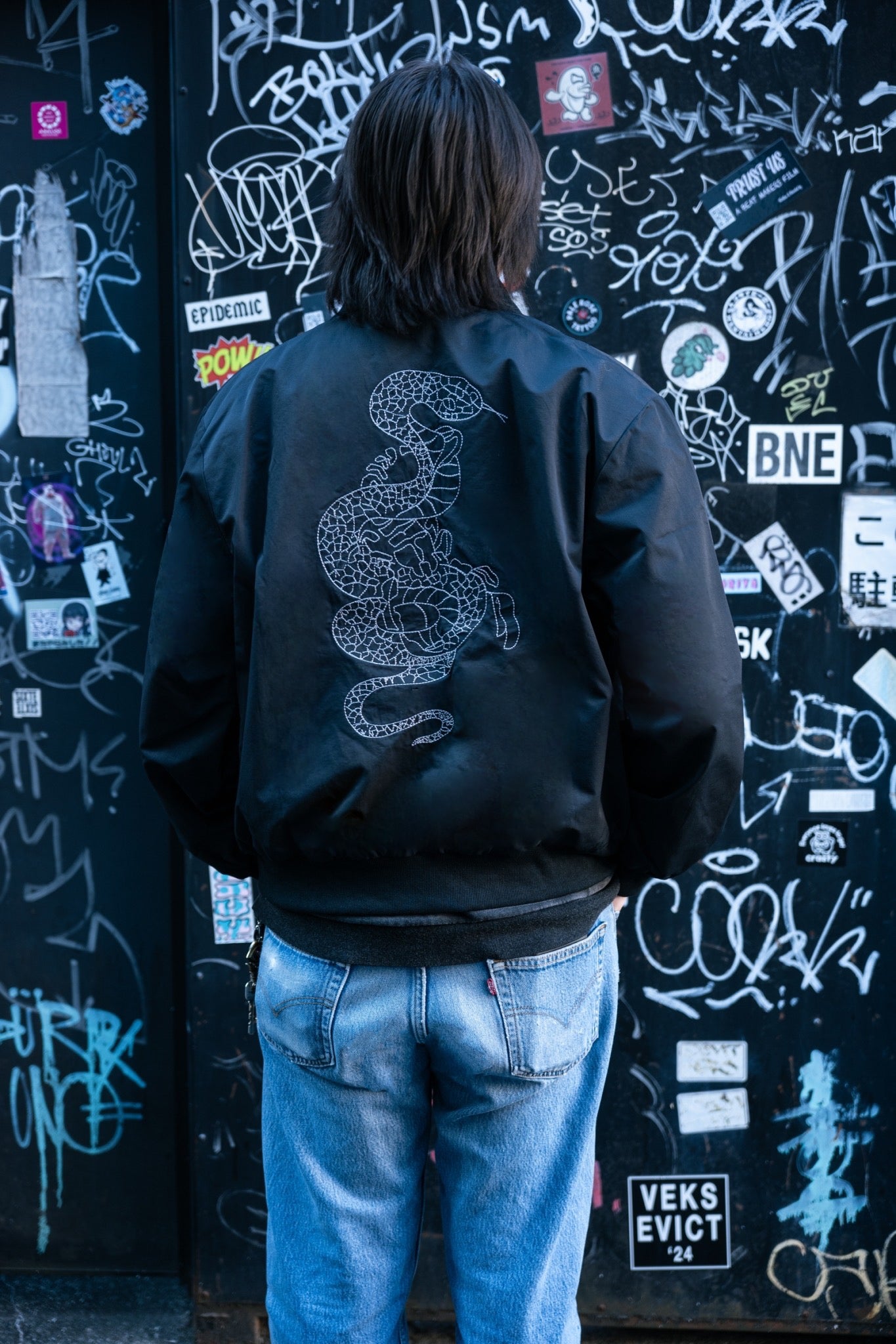 gibous snake scorpion blouson black