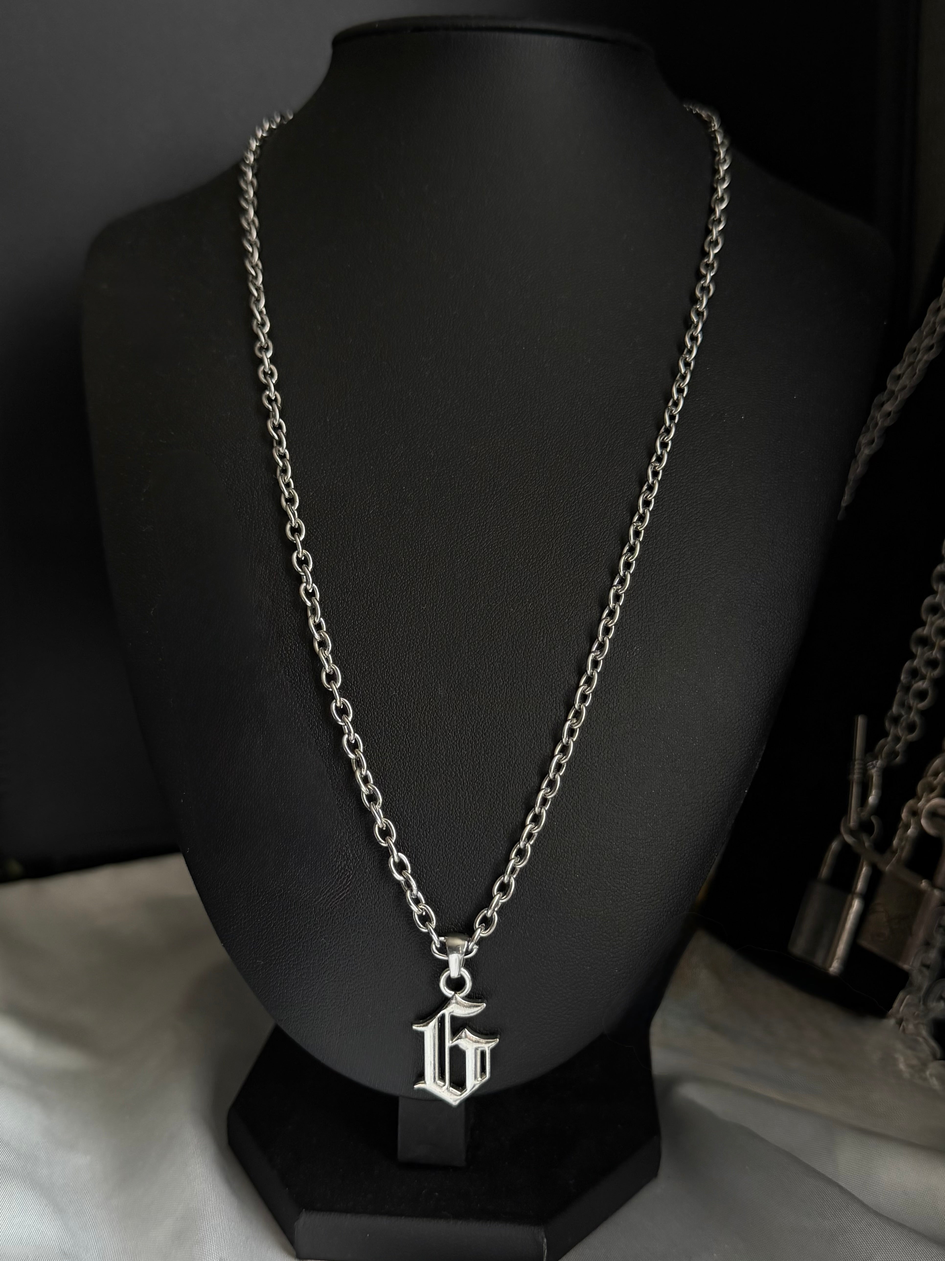 gibous Ｇ necklace