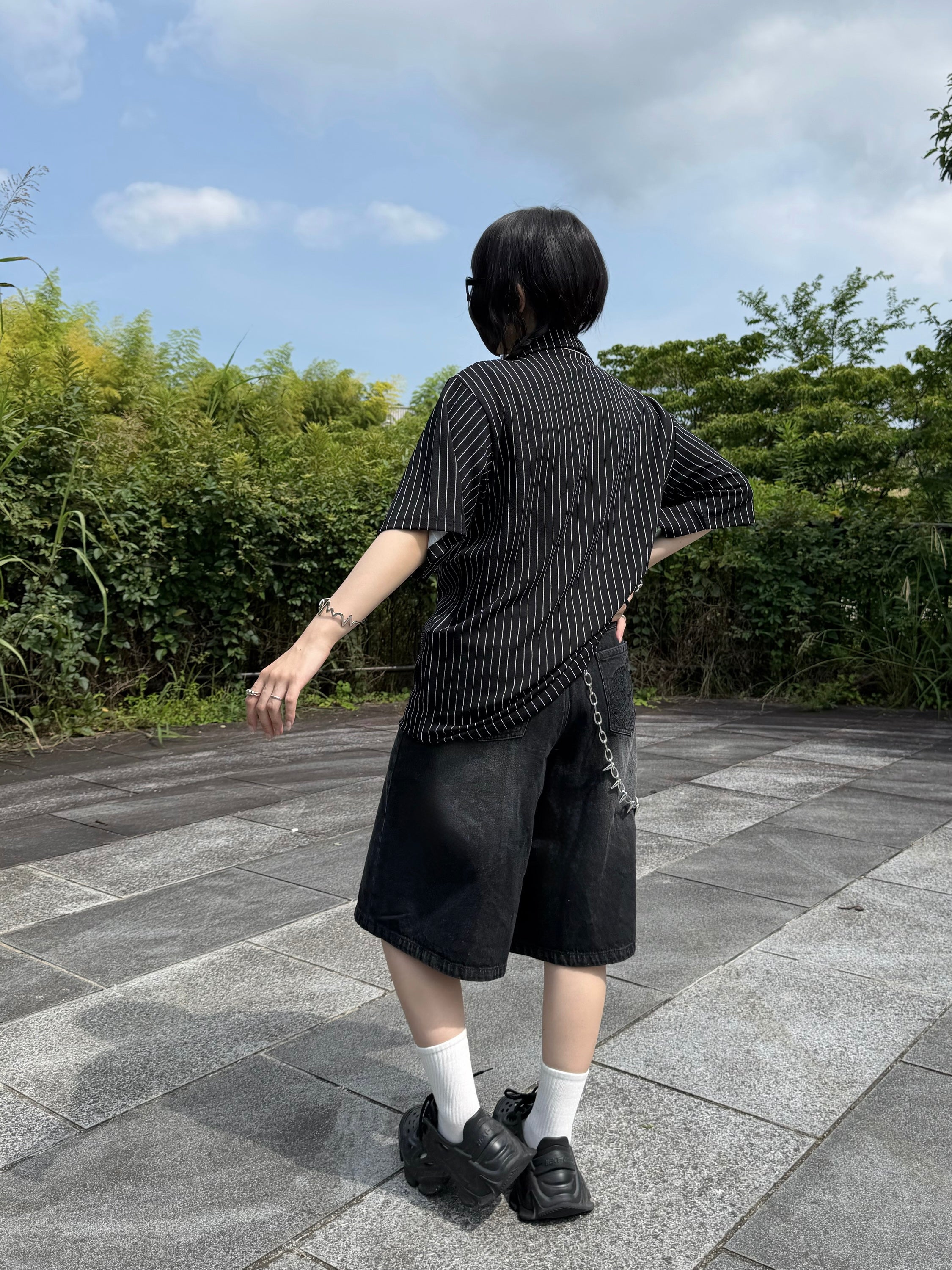 gibous snake scorpion half denim pants