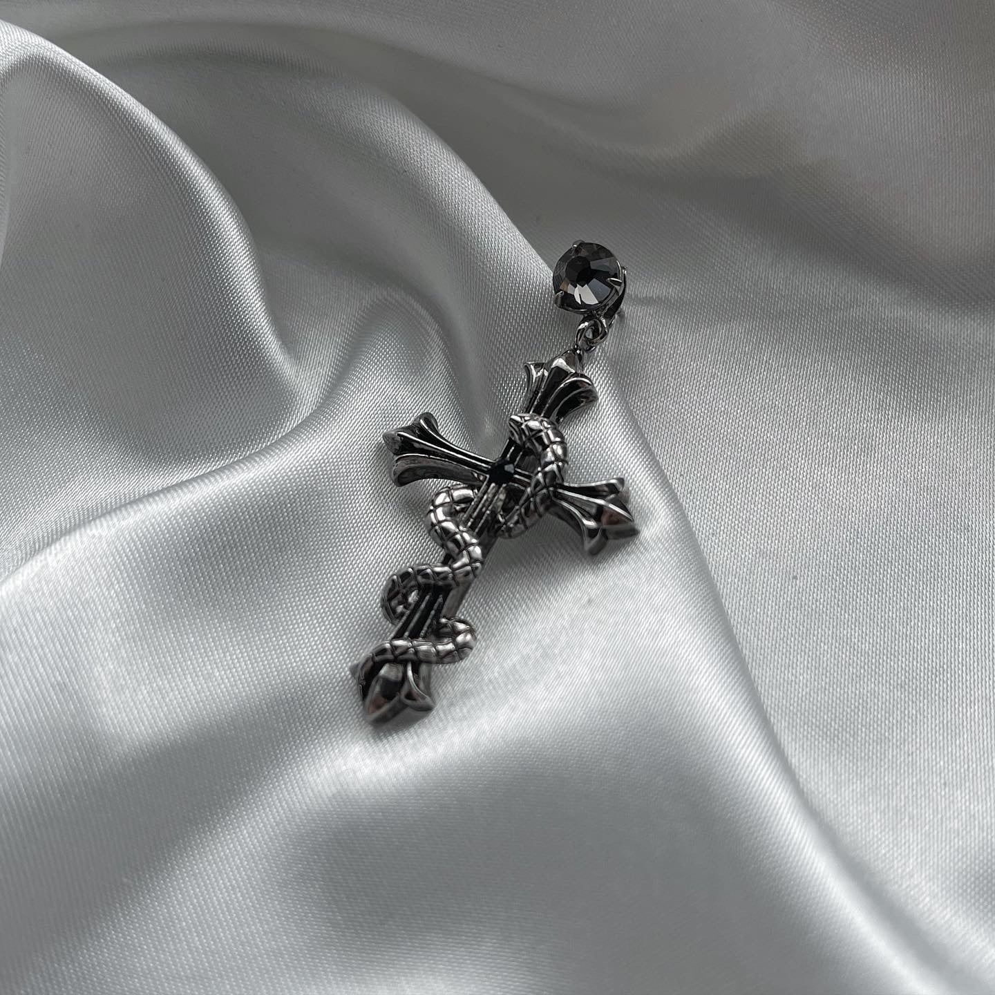 gibous snake cross pierce