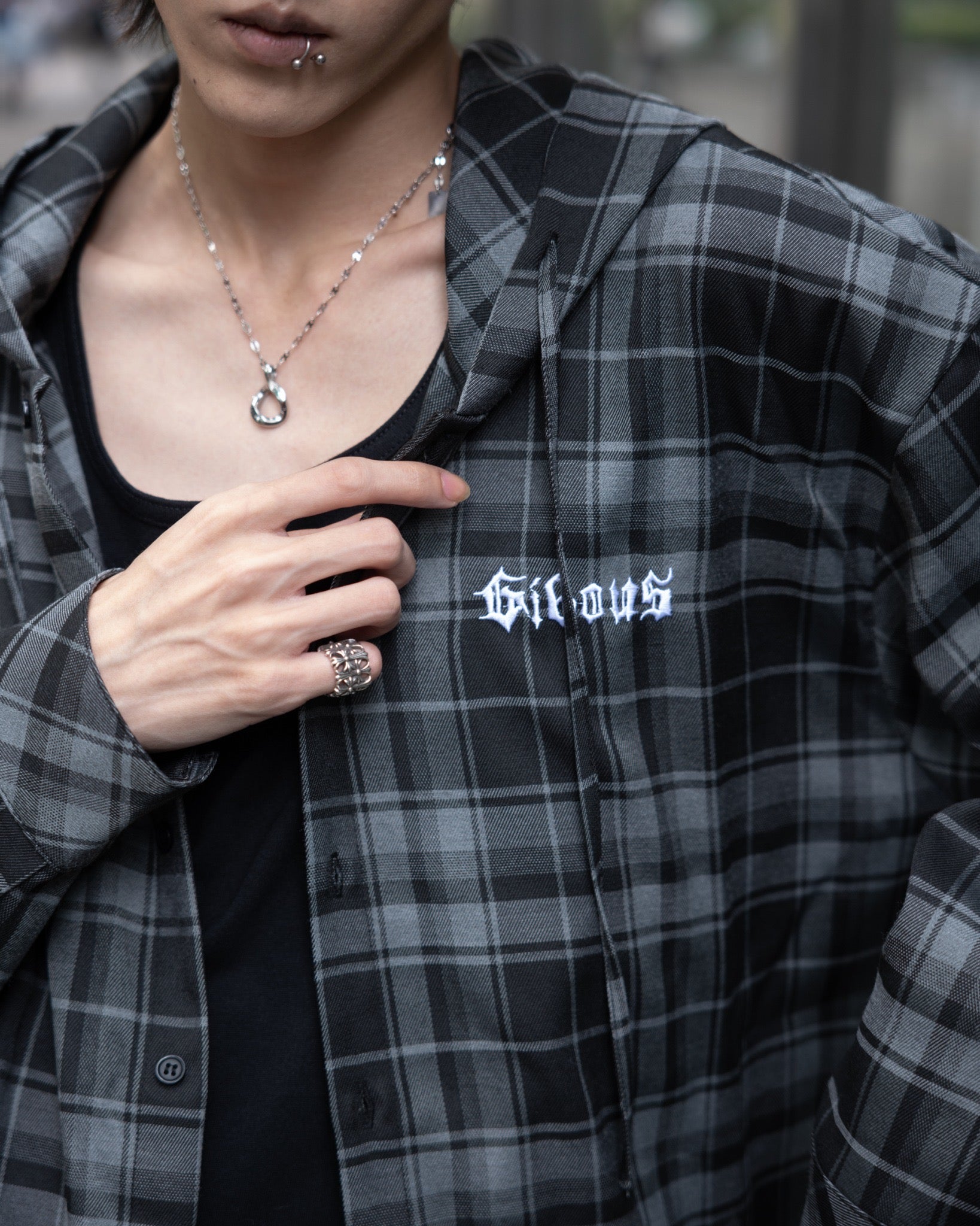 gibous logo snake check parker