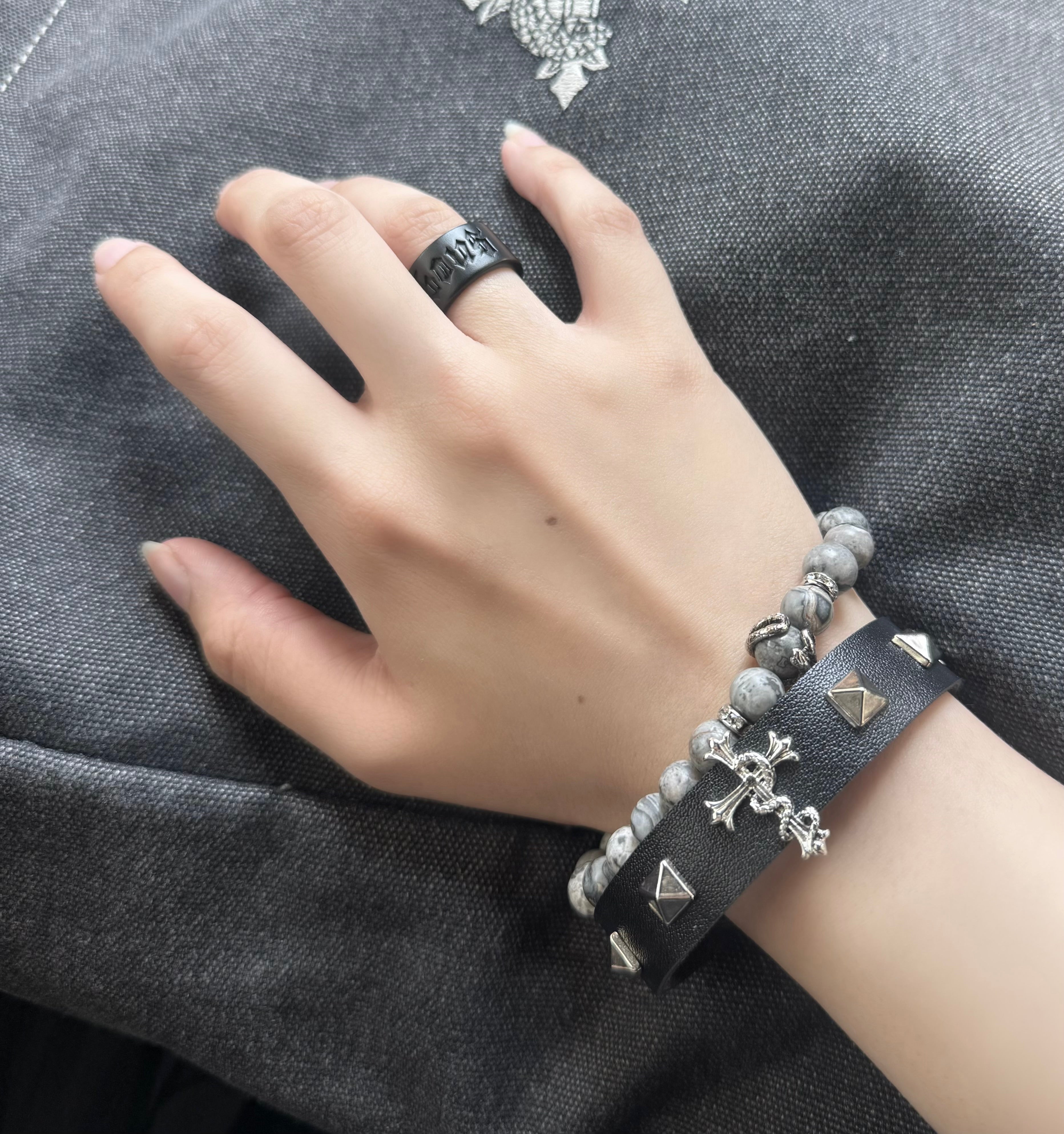 gibous belt studs snake cross band