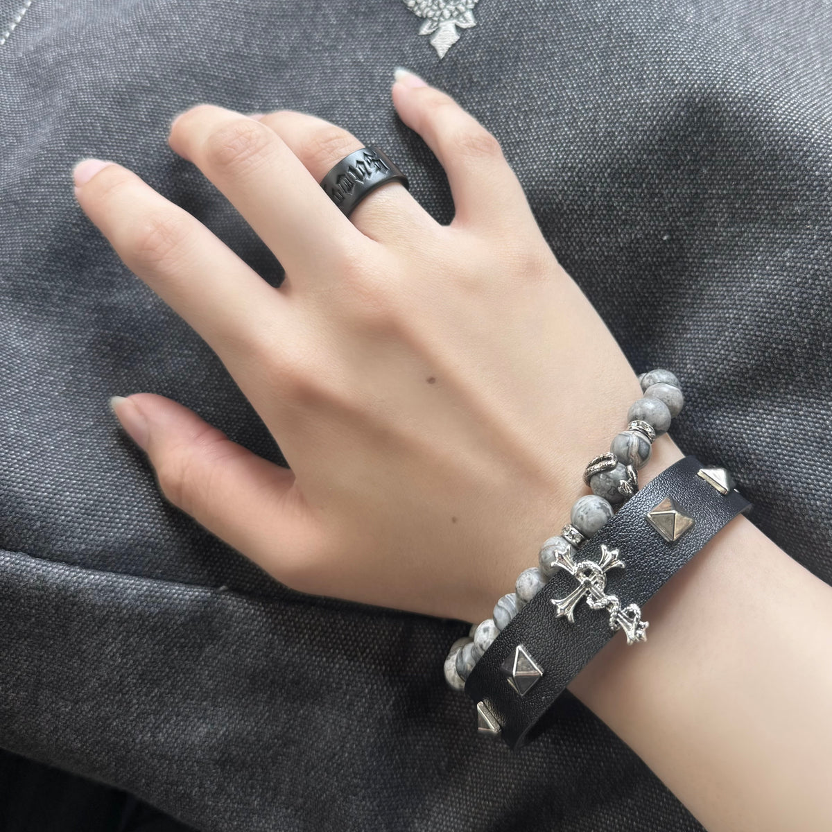 gibous belt studs snake cross band