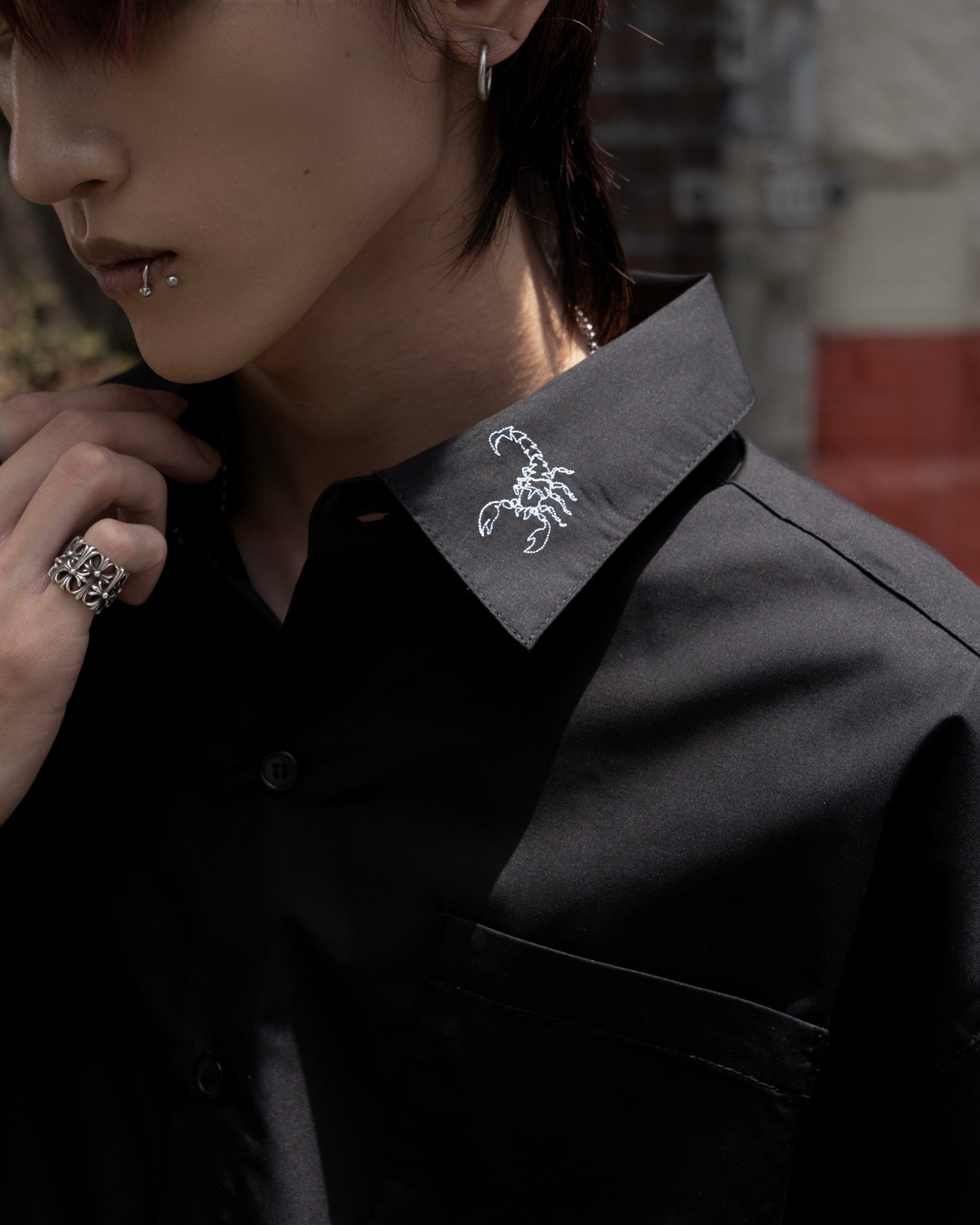 gibous scorpion short sleeve shirt black