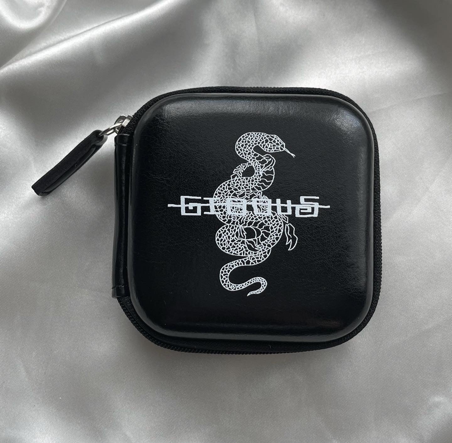 gibous snake scorpion logo multi case black