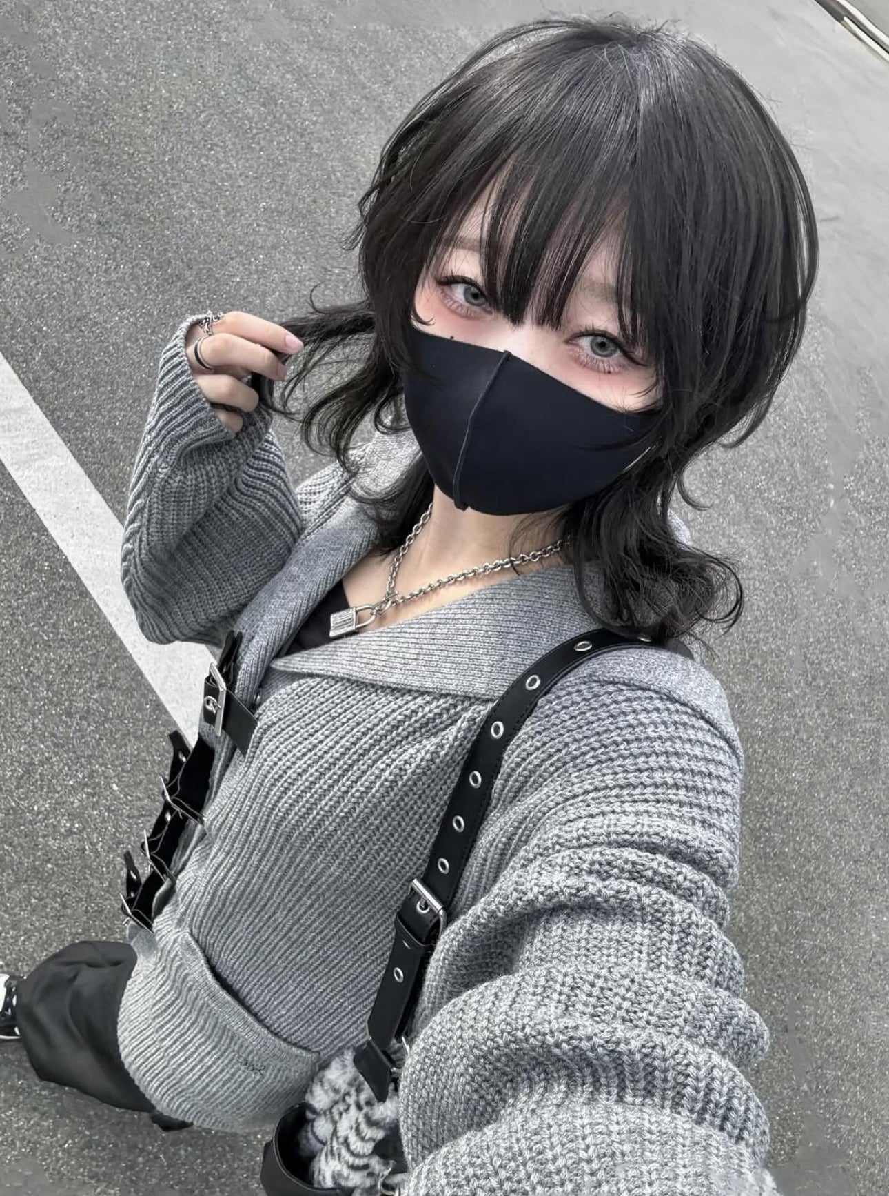 [转售] 凸形徽标挂锁项链