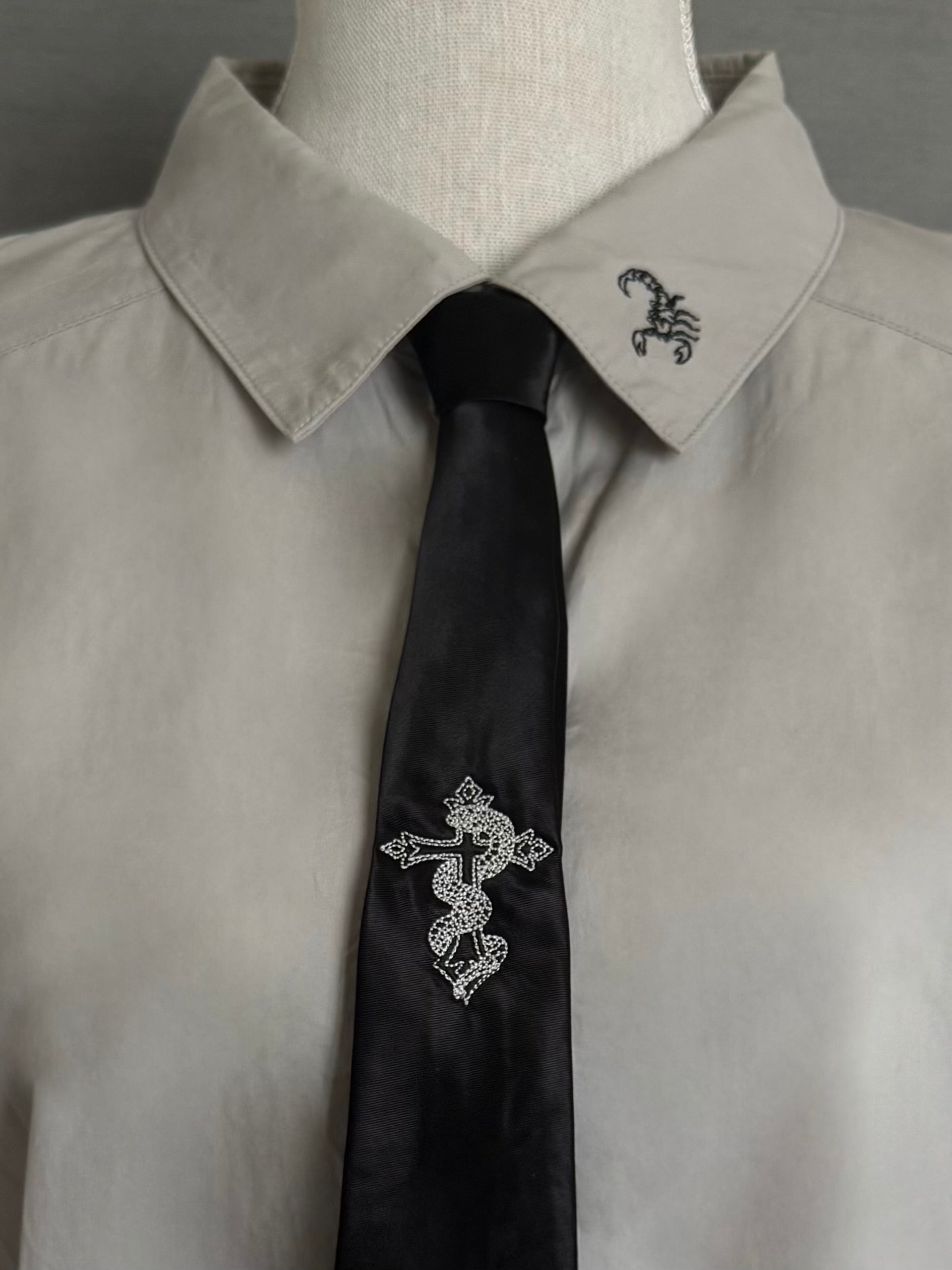 gibous snake cross necktie