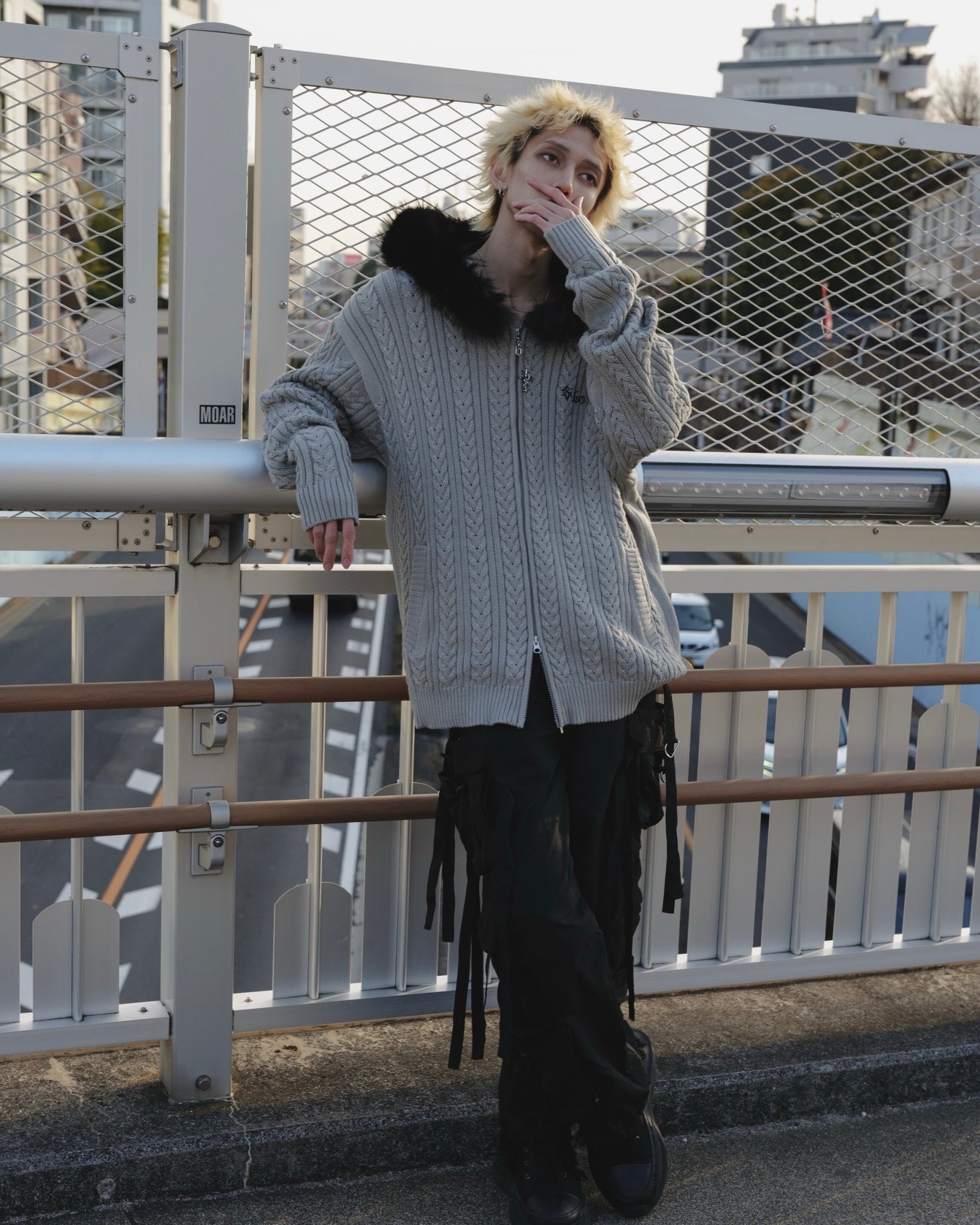 gibous cable knit logo fur hoodie gray