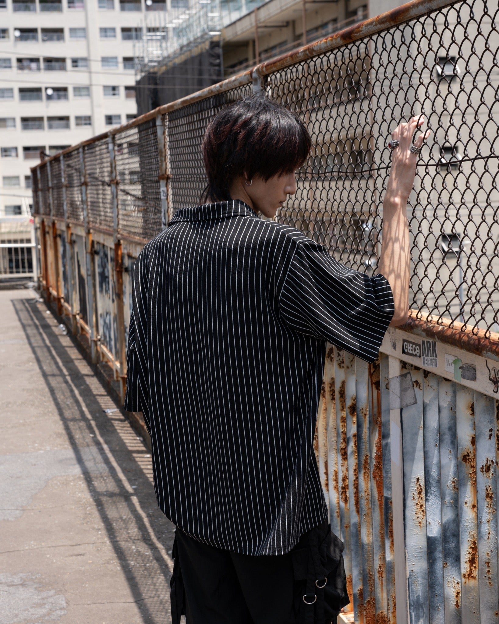 gibous snake cross stripe polo shirt