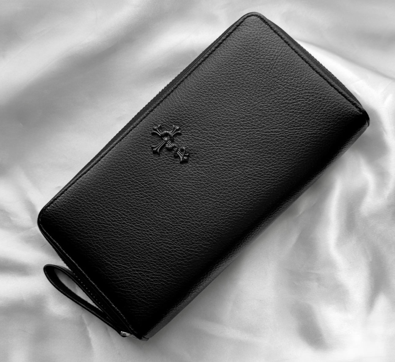 gibous Large black cross wallet