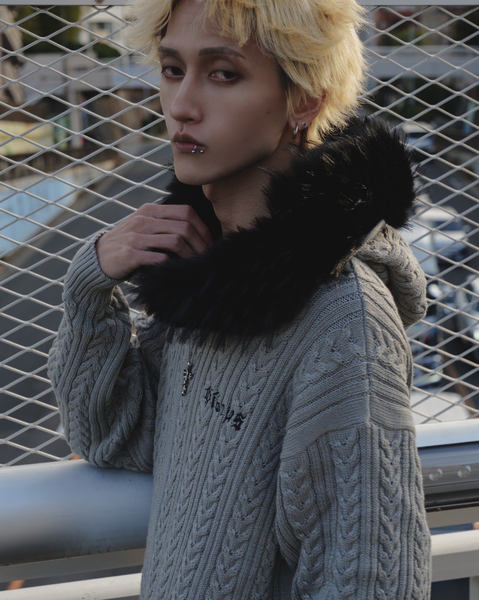 gibous cable knit logo fur hoodie gray