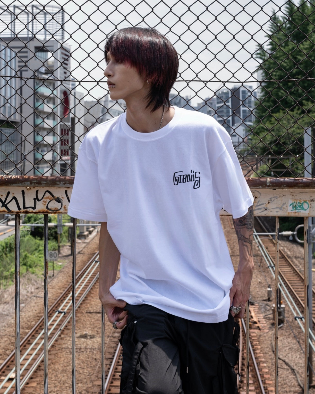 gibous script logo t shirt white