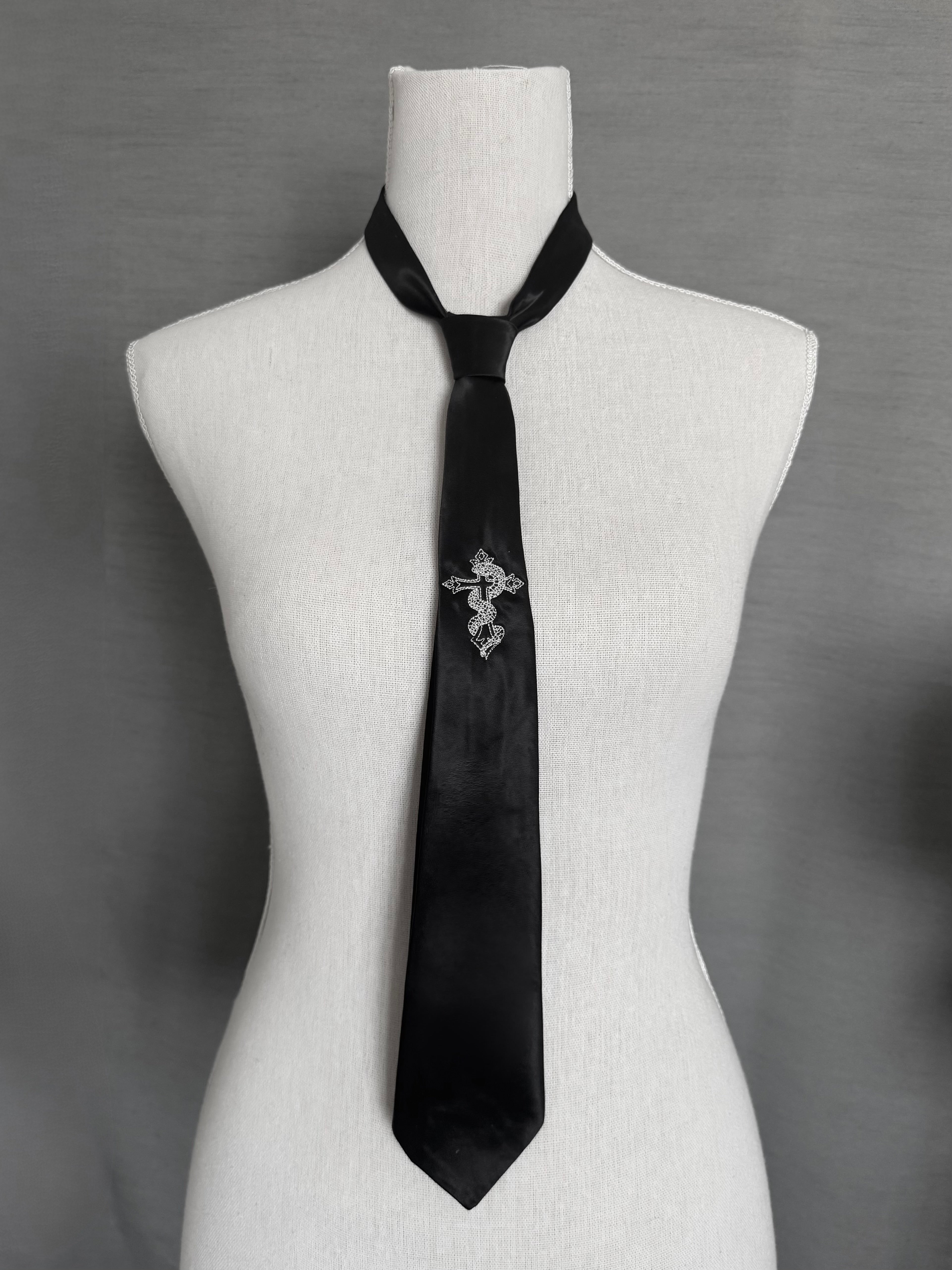 gibous snake cross necktie