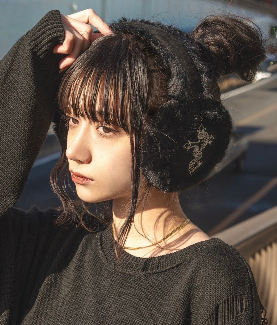 gibous snake cross black fur earflap