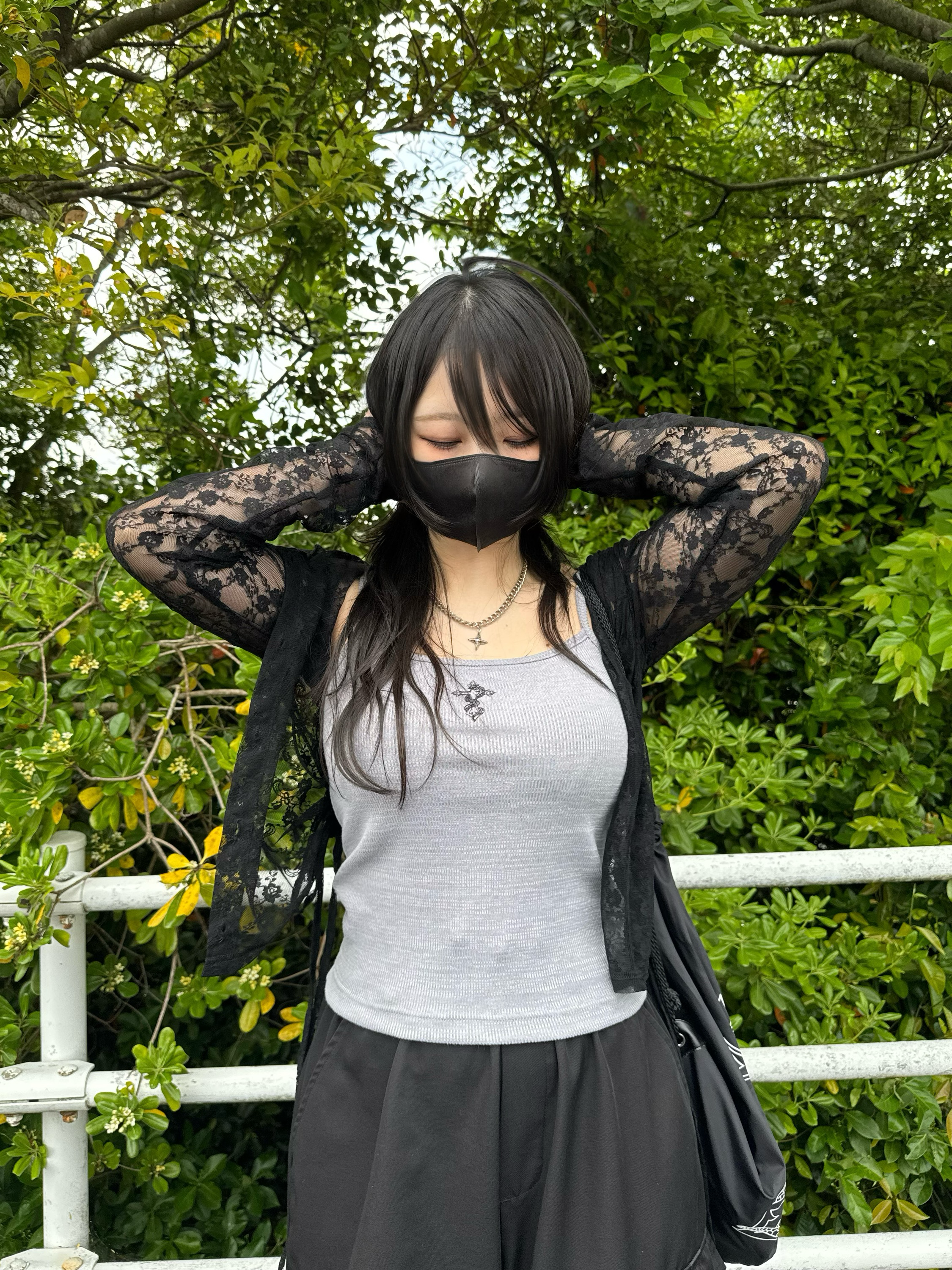 gibous snake cross camisole gray