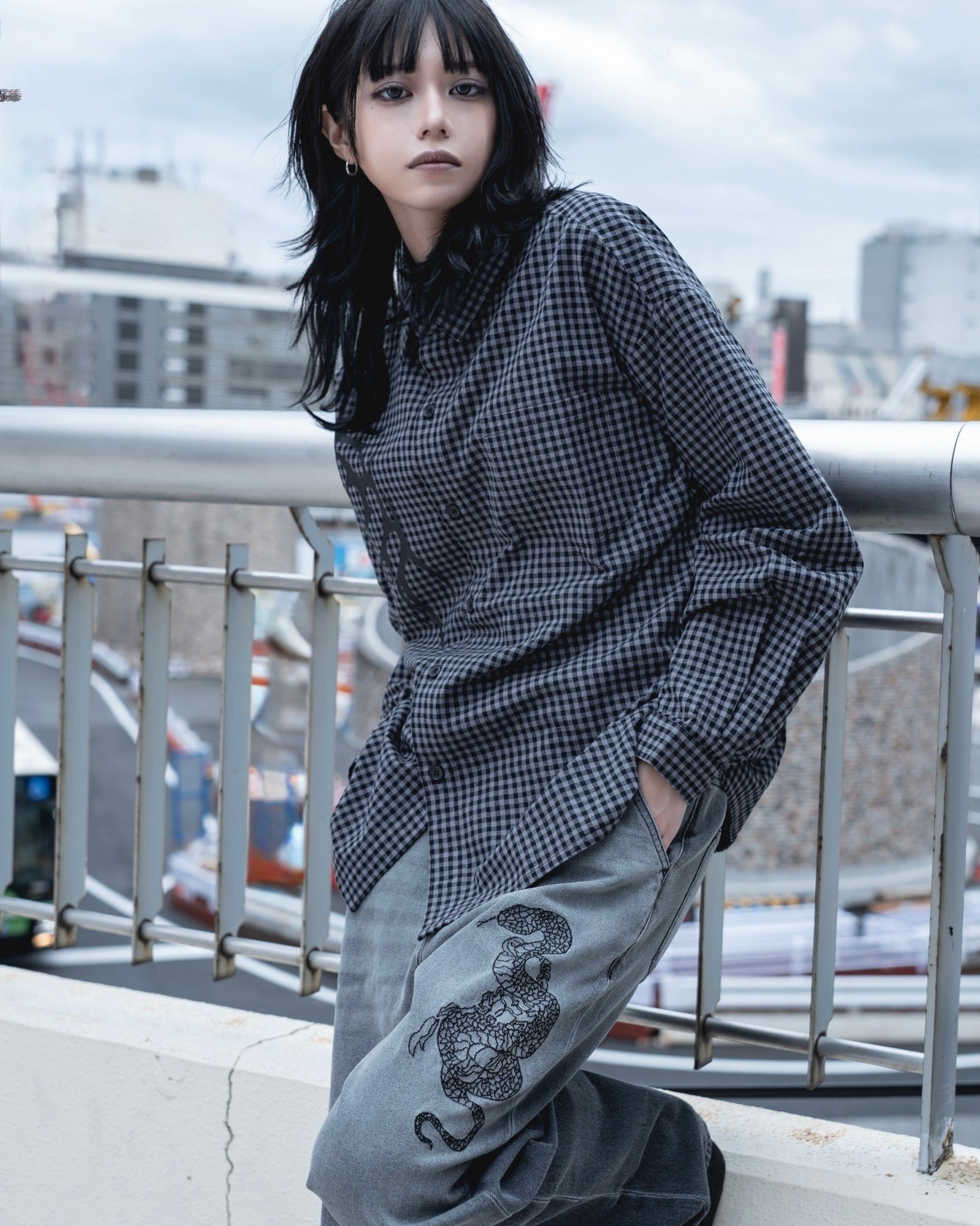 【再販】gibous snake scorpion smokey gradation denim