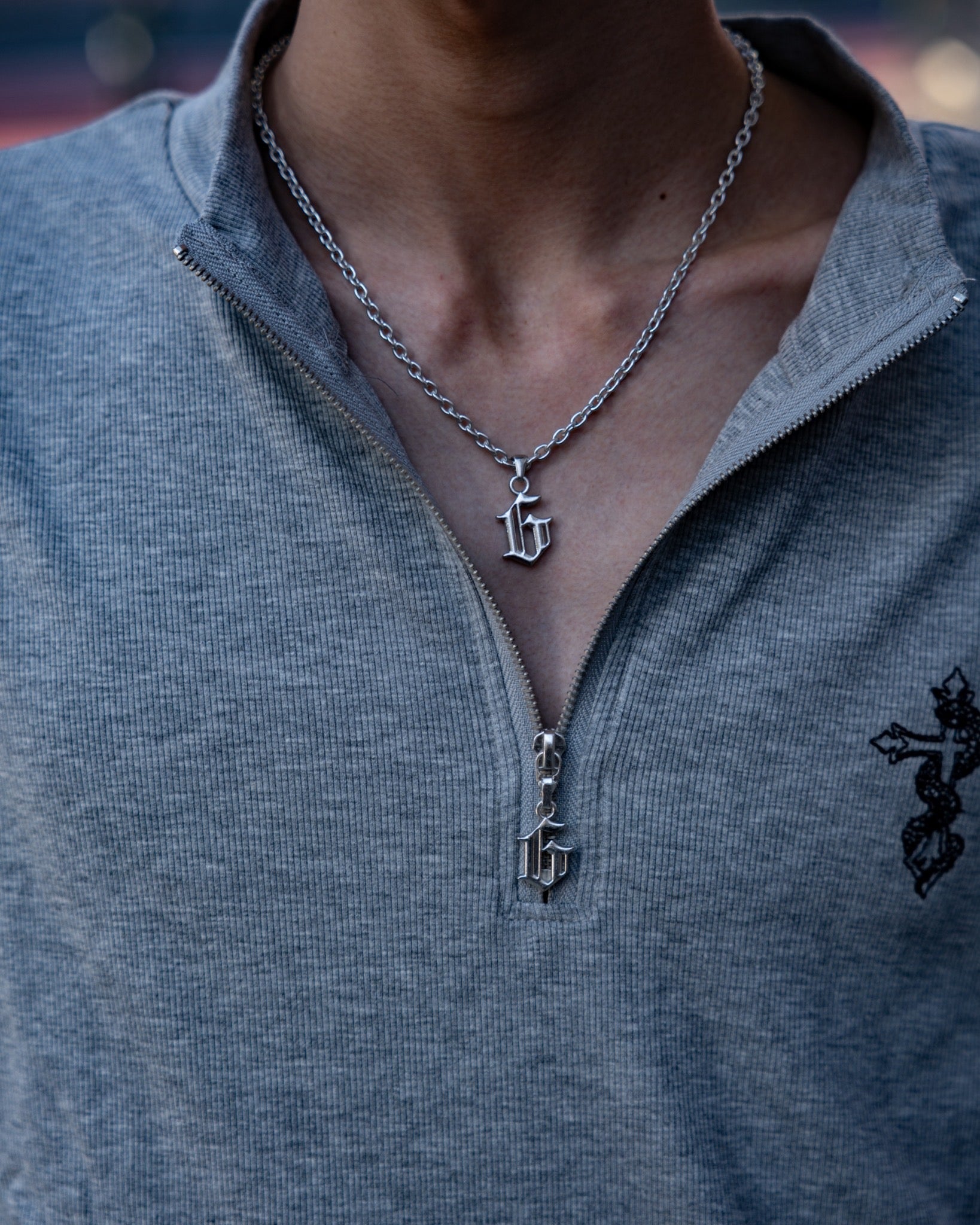 gibous snake cross ribbed chuck neck top gray