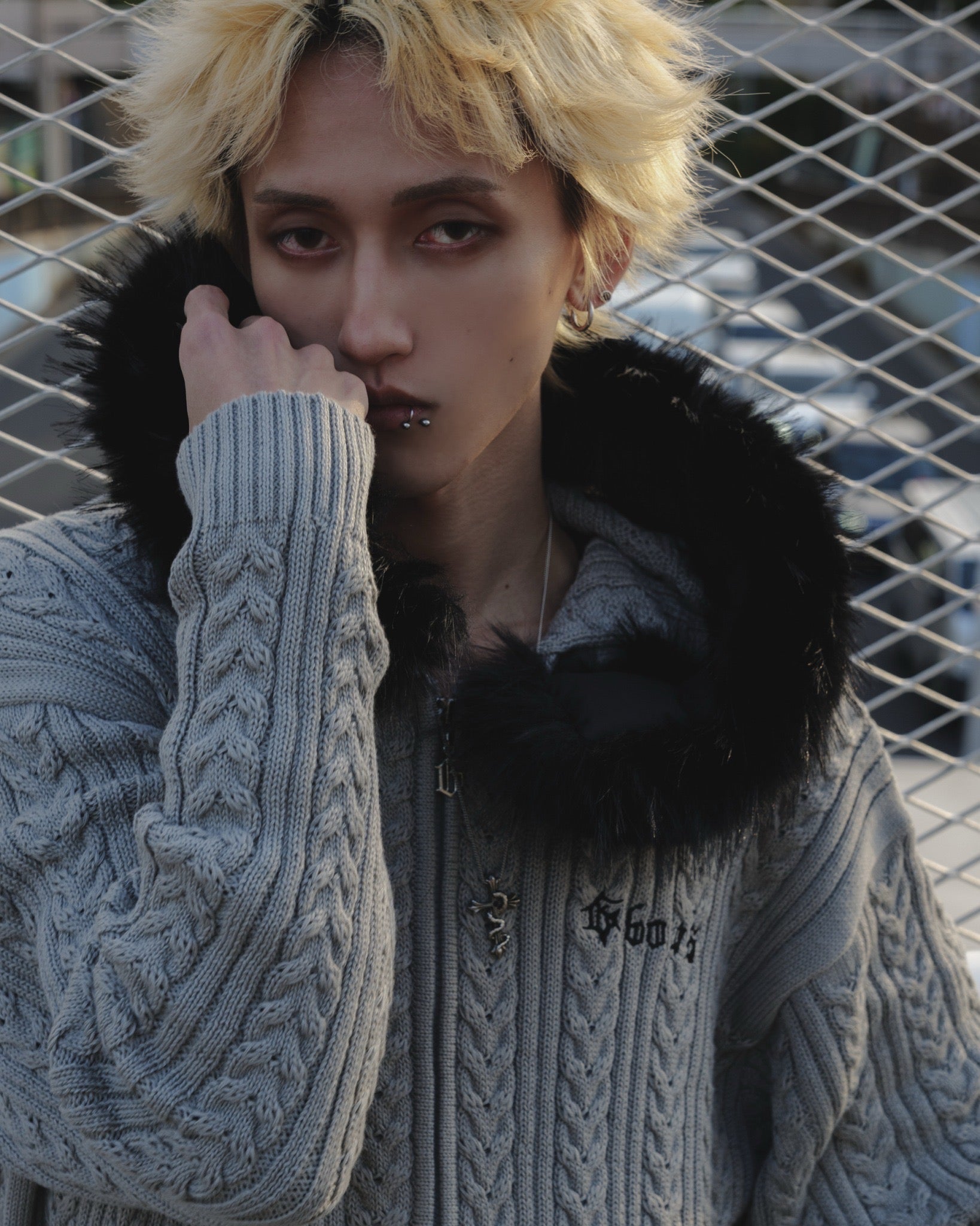 gibous cable knit logo fur hoodie gray