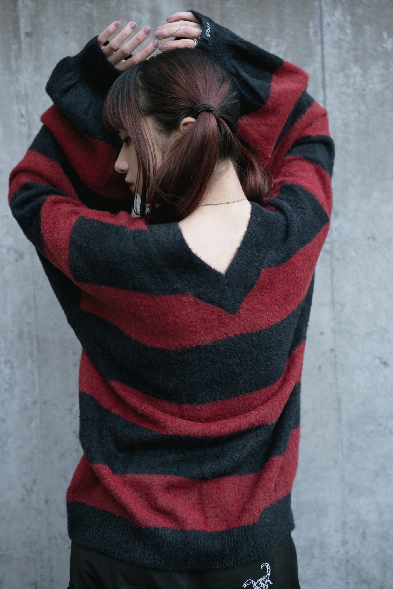 gibous shaggy border knit black×red