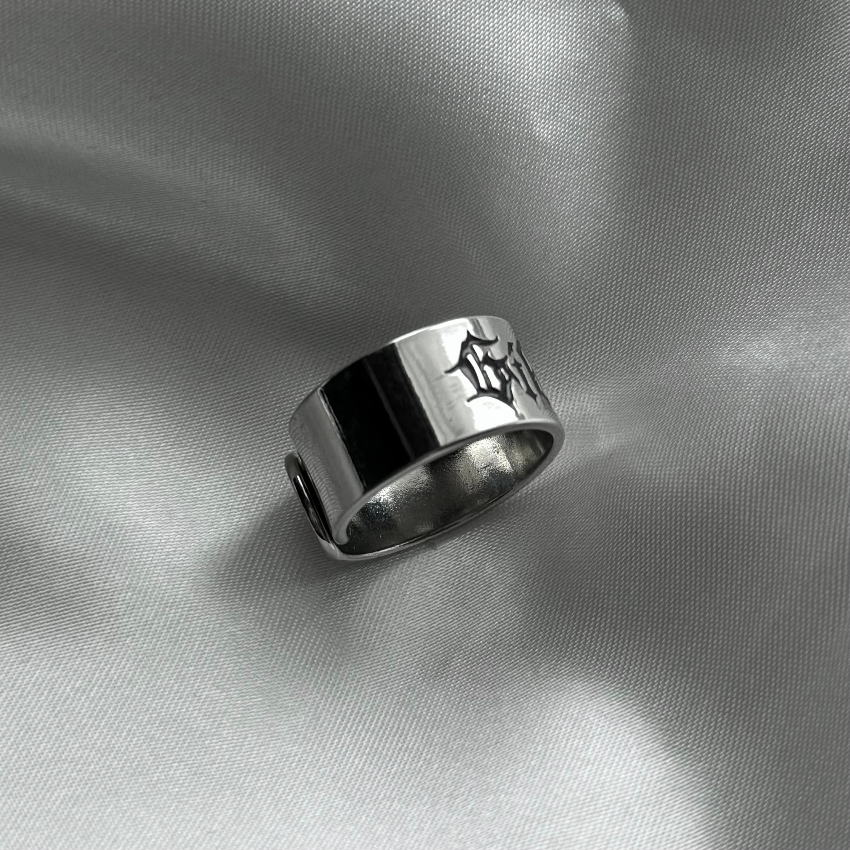 gibous gothic logo ring