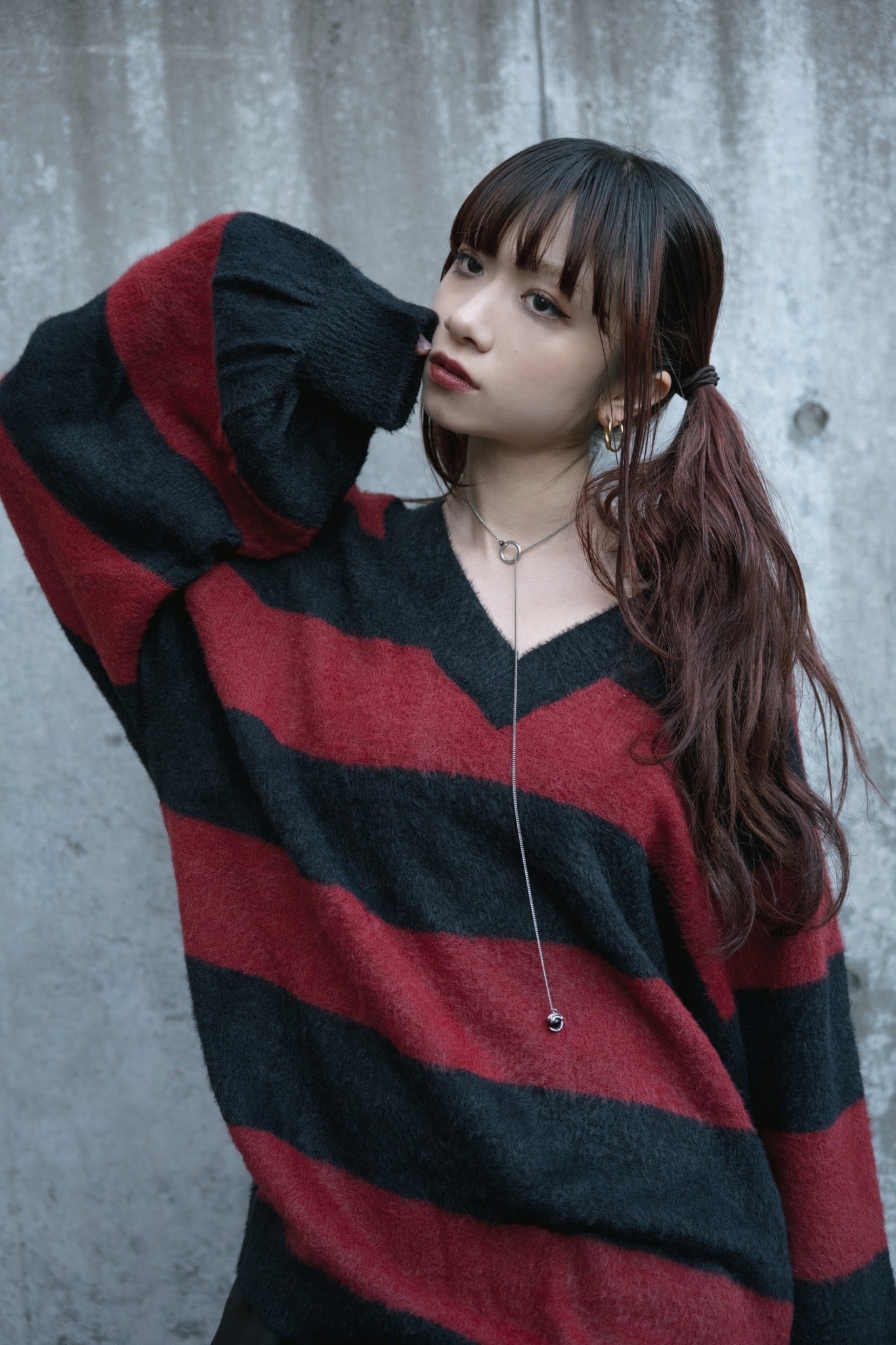 gibous shaggy border knit black×red