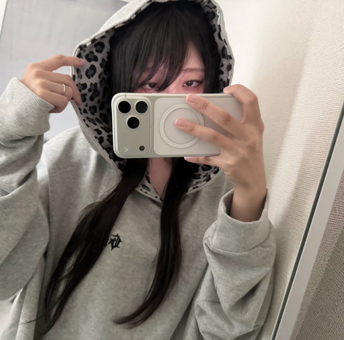 gibous gothic logo leopard print hoodie gray