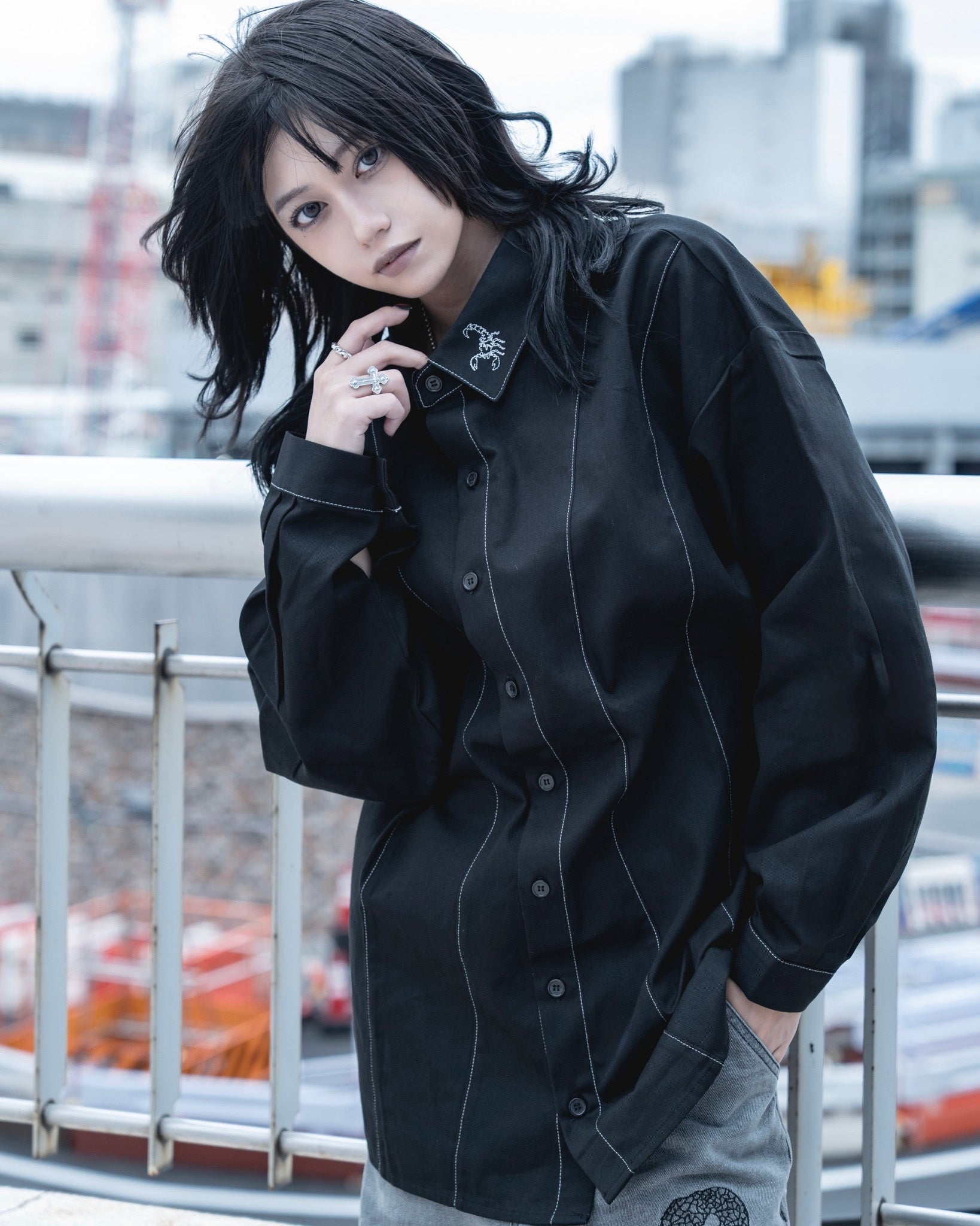 トップス GIBOUS SCORPION SHIRT WHITE トップス GIBOUS SCORPION SHIRT WHITE 再販】gibous scorpion