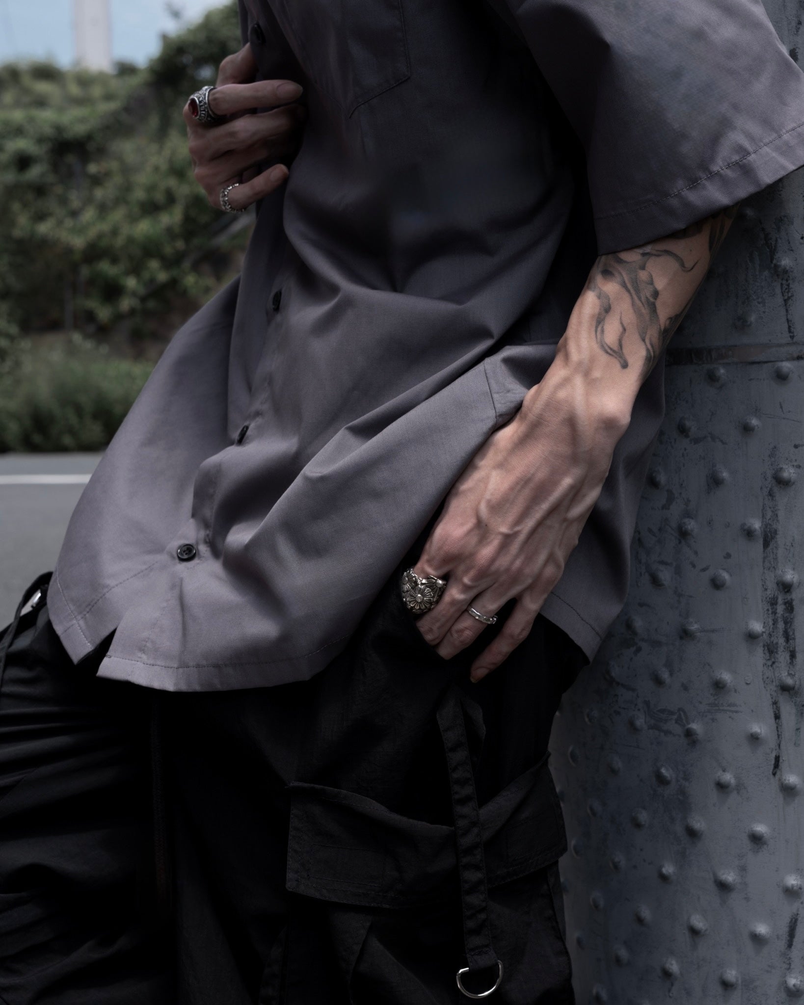 gibous scorpion short sleeve shirt creamgray
