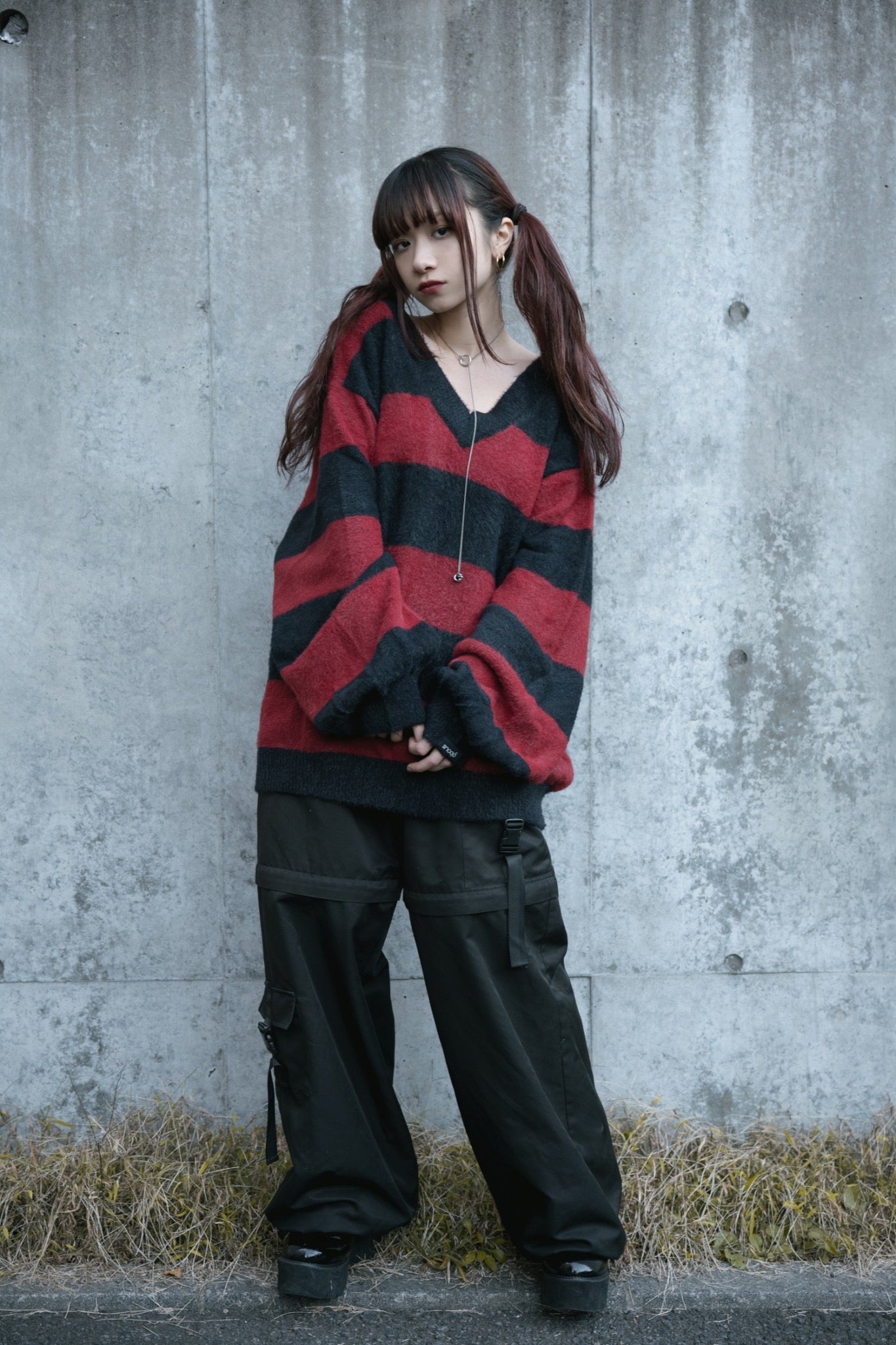 gibous shaggy border knit black×red