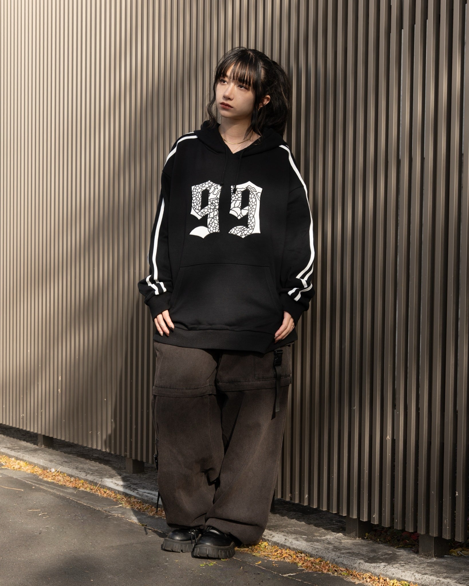 gibous velour numbering dark vneck sweatshirt black