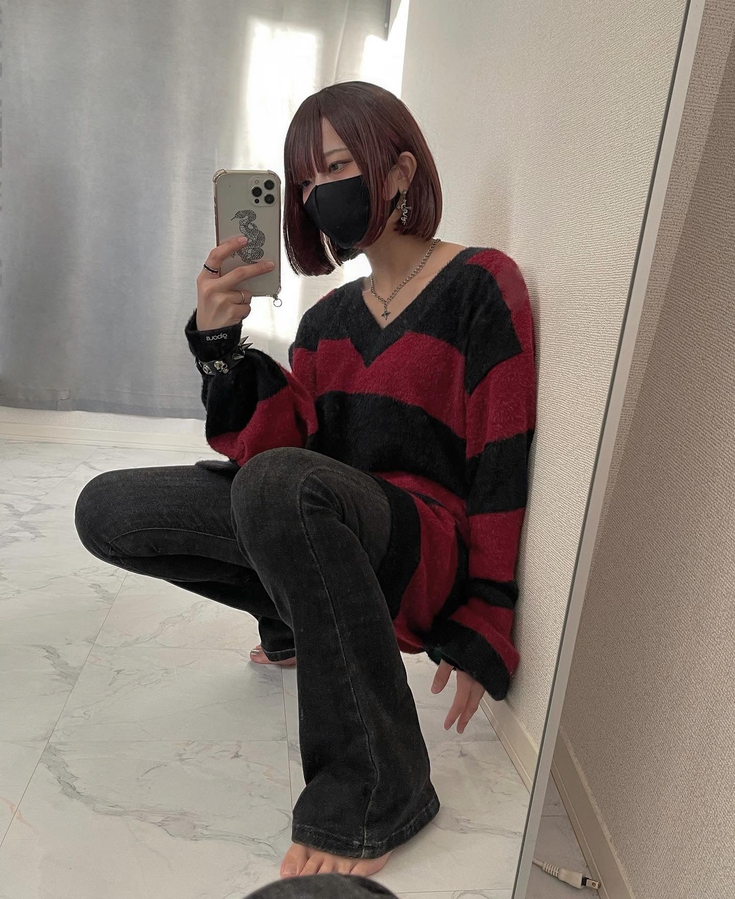 gibous shaggy border knit black×red