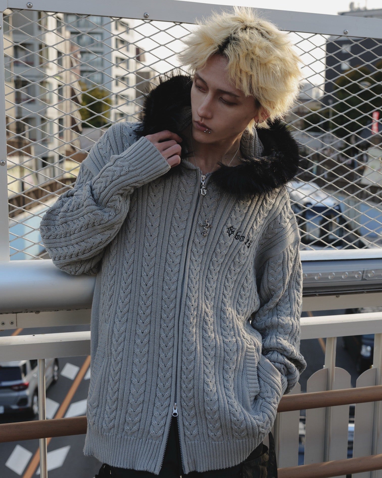 gibous cable knit logo fur hoodie gray