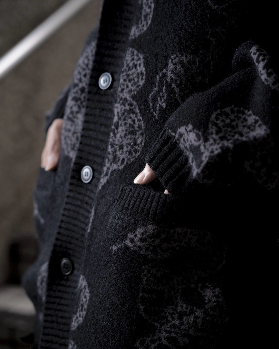 gibous snake scorpion pattern cardigan