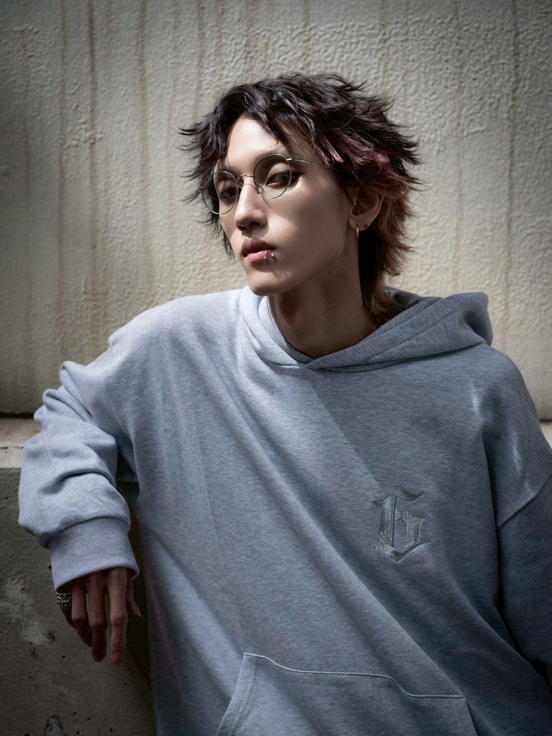 gibous G hoodie gray