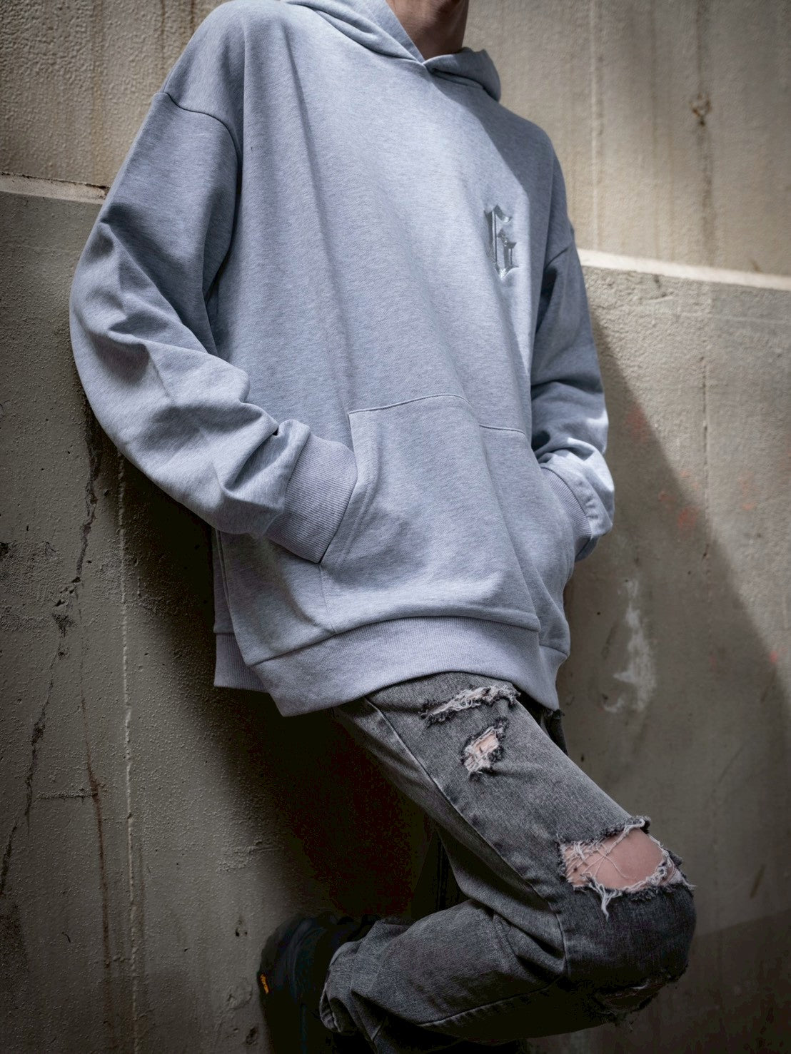 gibous G hoodie gray