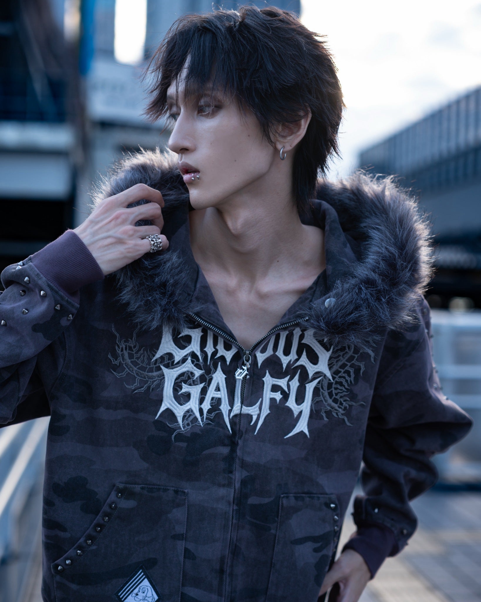 【受注生産】gibous×GALFY gothic logo centipede fur hoodie studs Overdyed