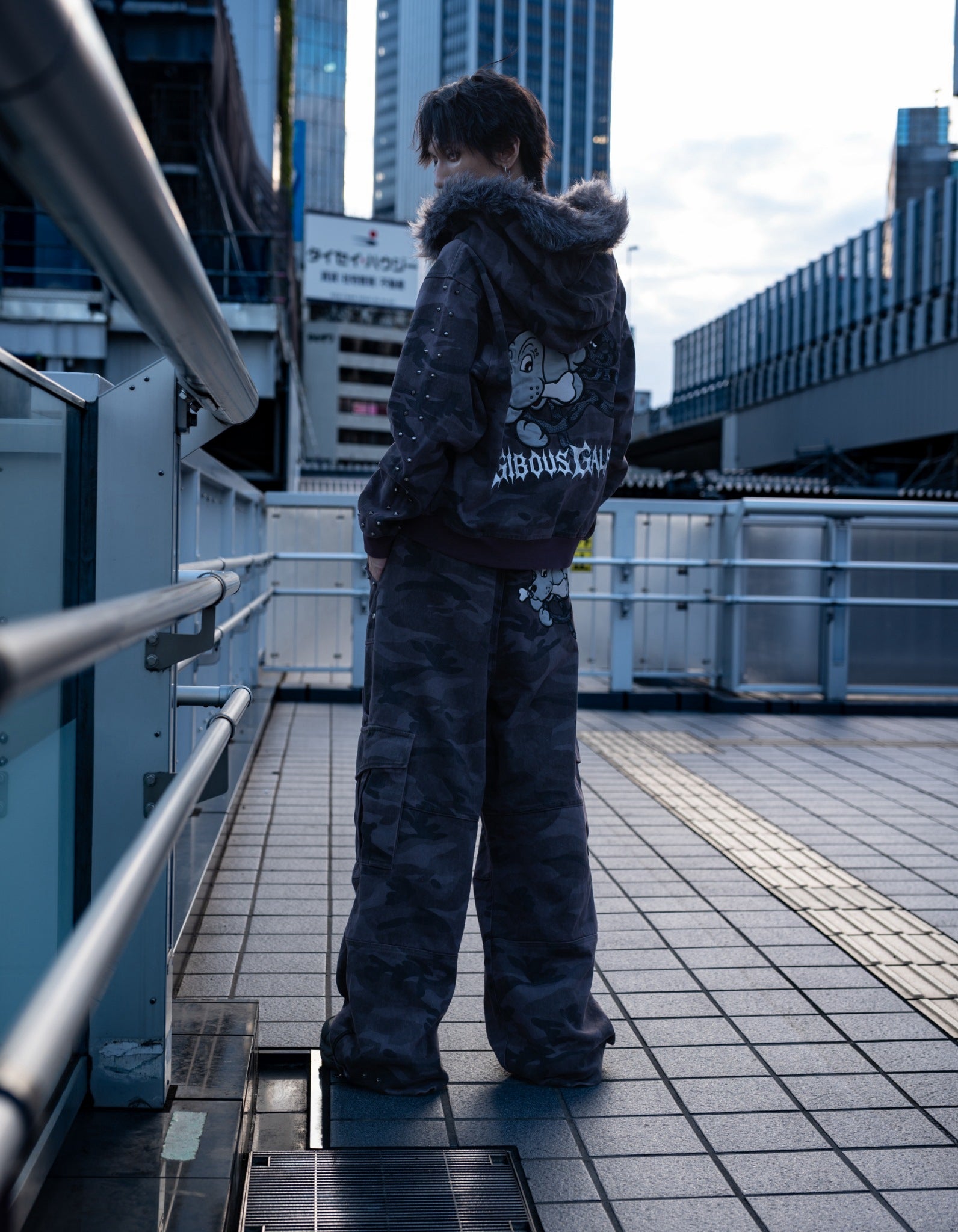 【受注生産】gibous×GALFY gothic logo centipede fur hoodie studs Overdyed
