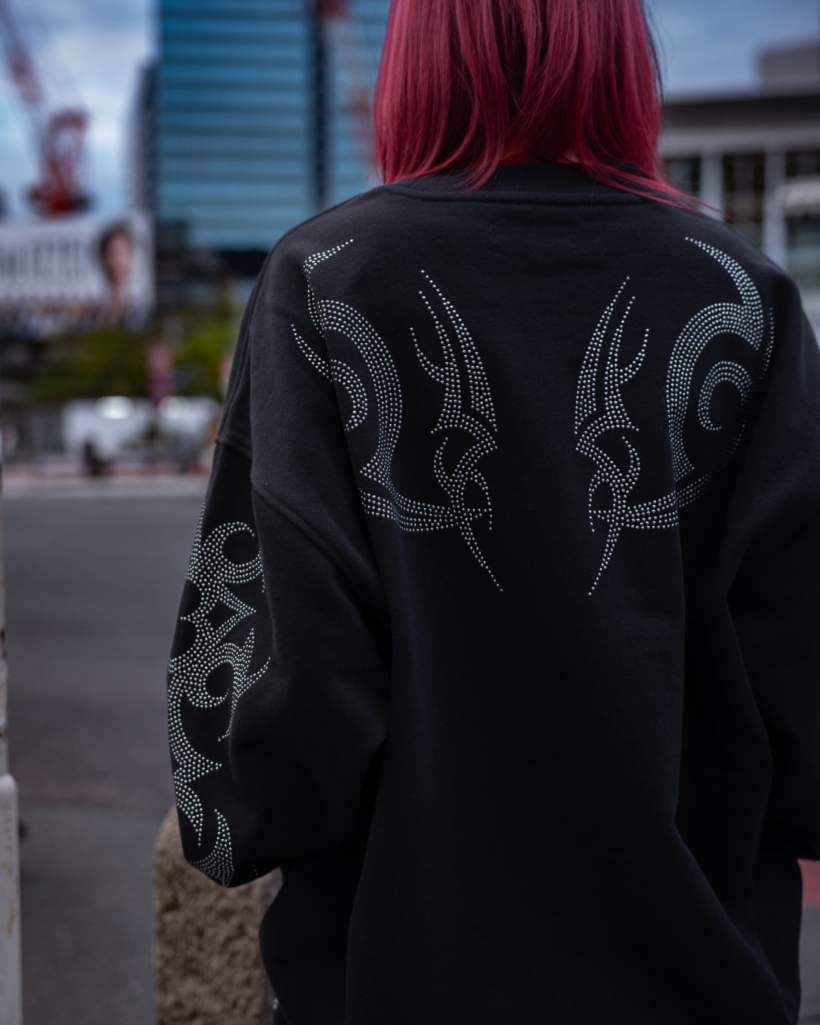 【受注生産】gibous×GALFY rhinestone centipede sweatshirt black