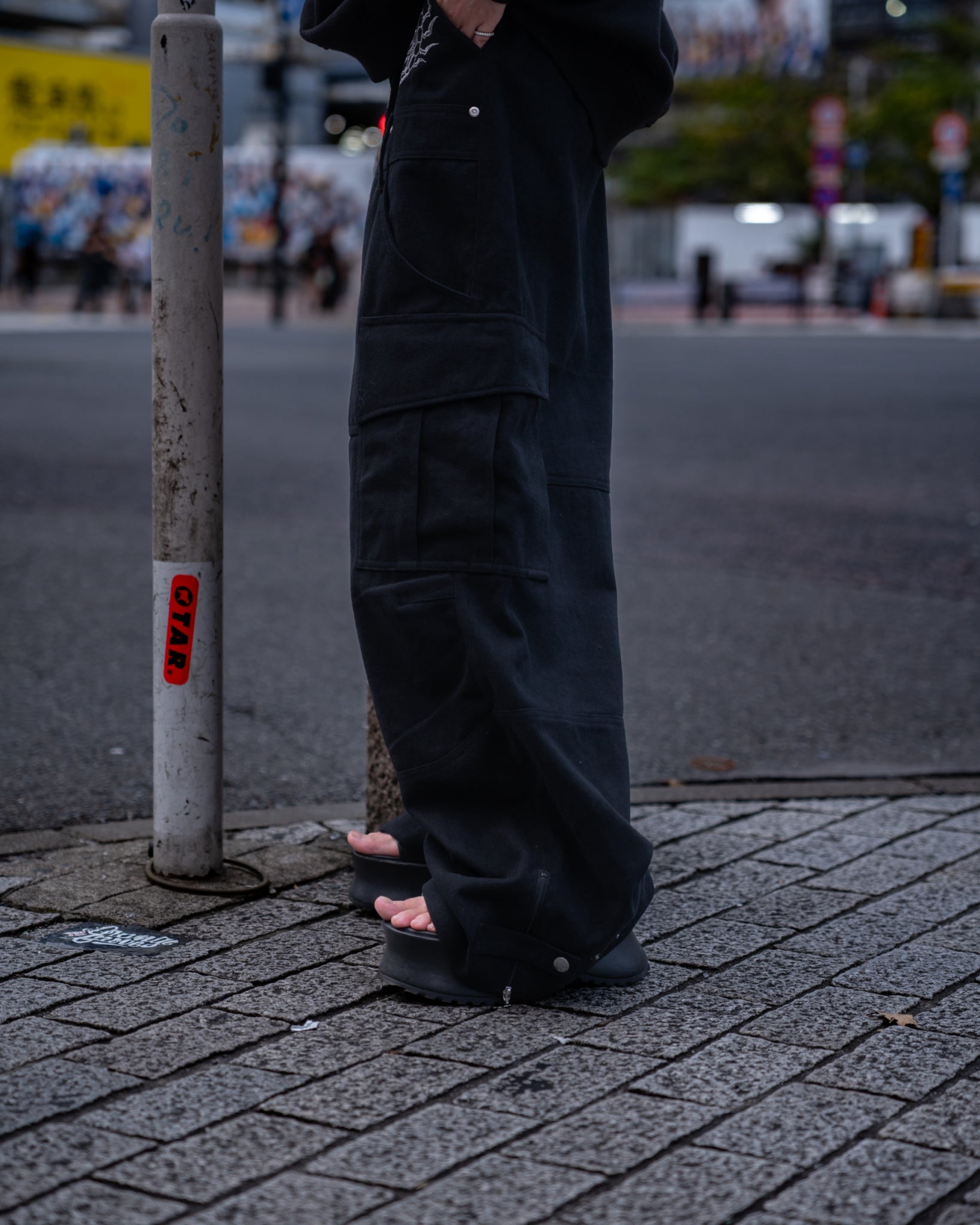 【受注生産】gibous×GALFY gothic logo centipede pants black