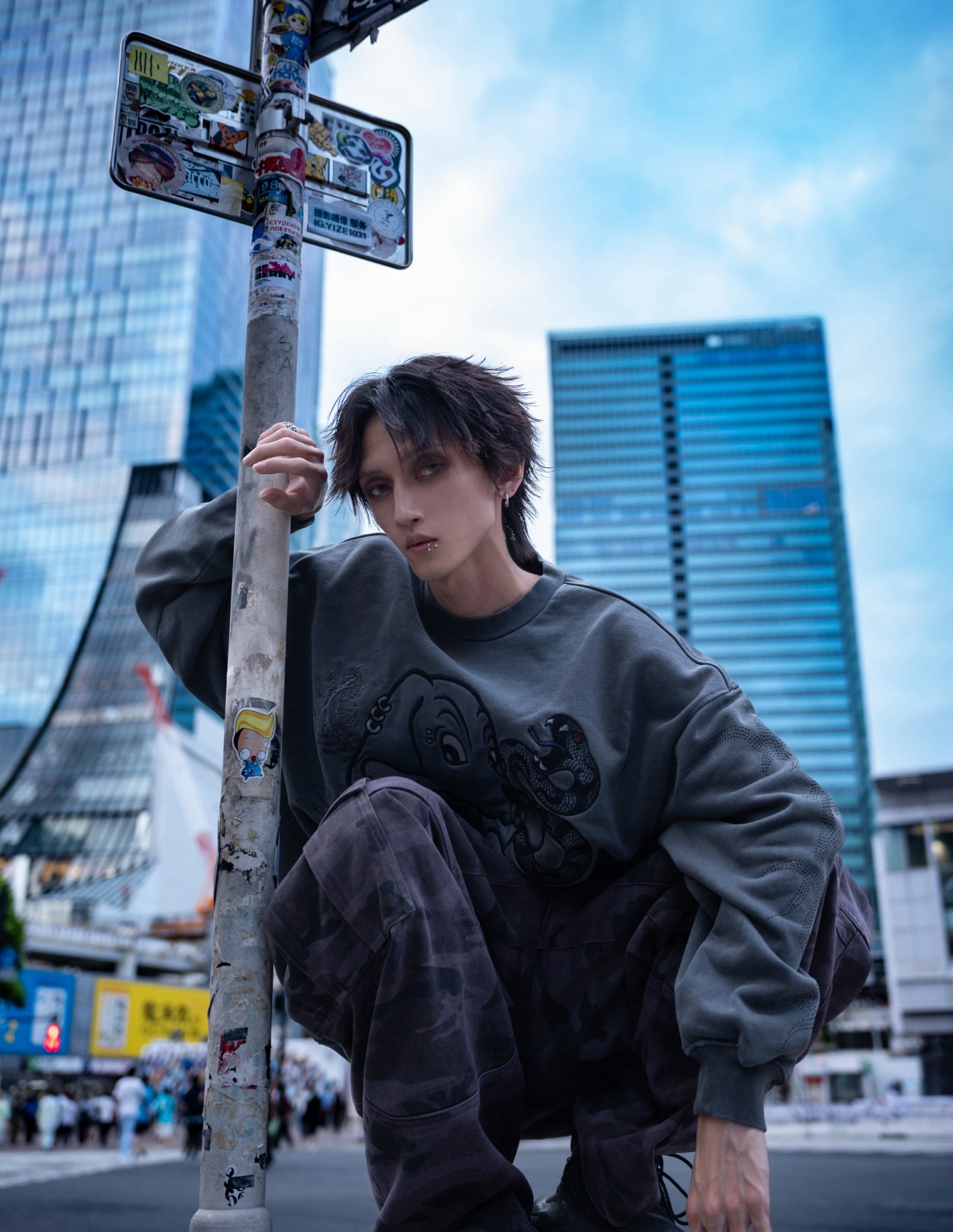 【受注生産】gibous×GALFY rhinestone centipede sweatshirt ink black