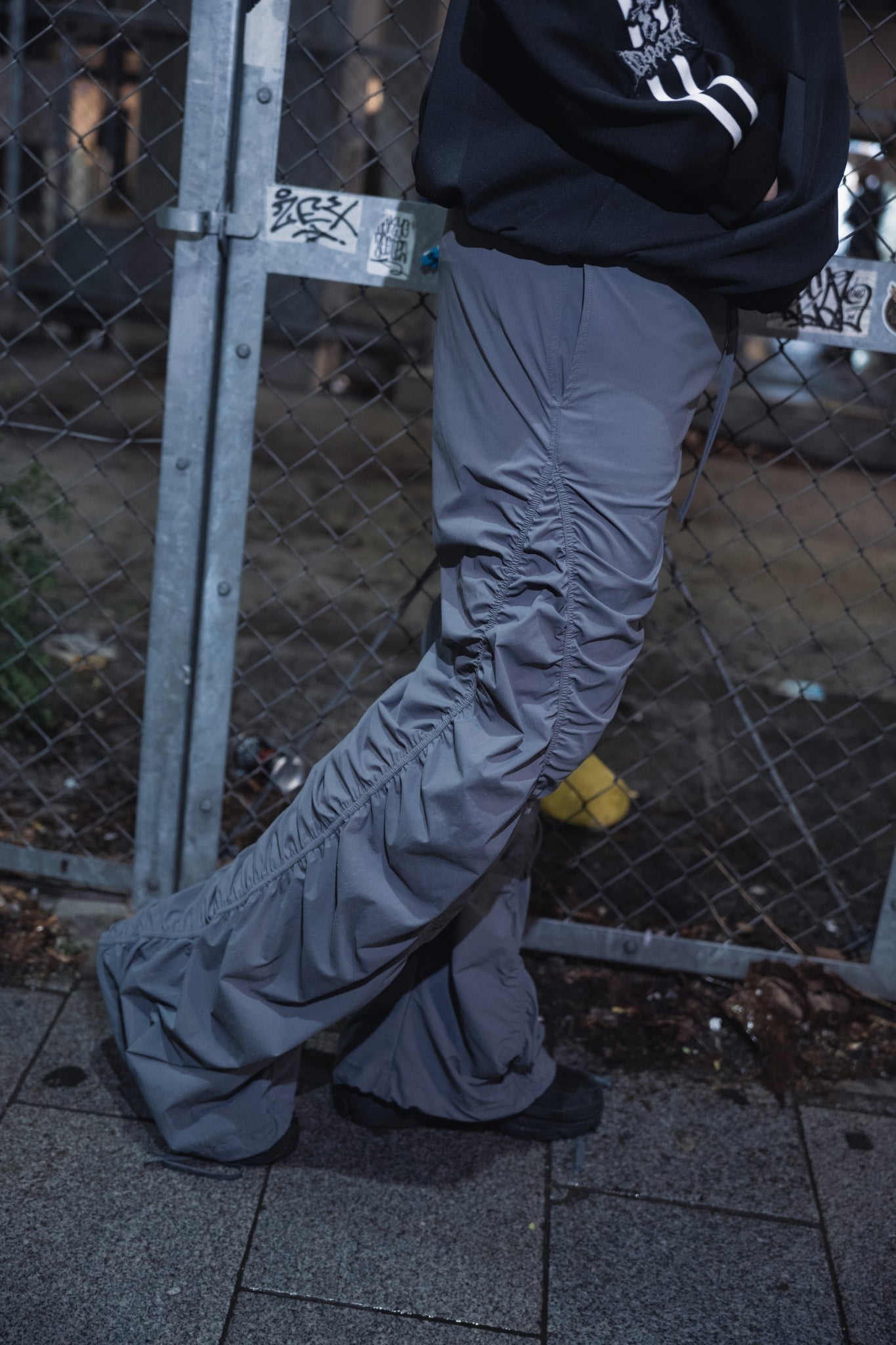 gibous×QOOZA snake scorpion gathered pants gray