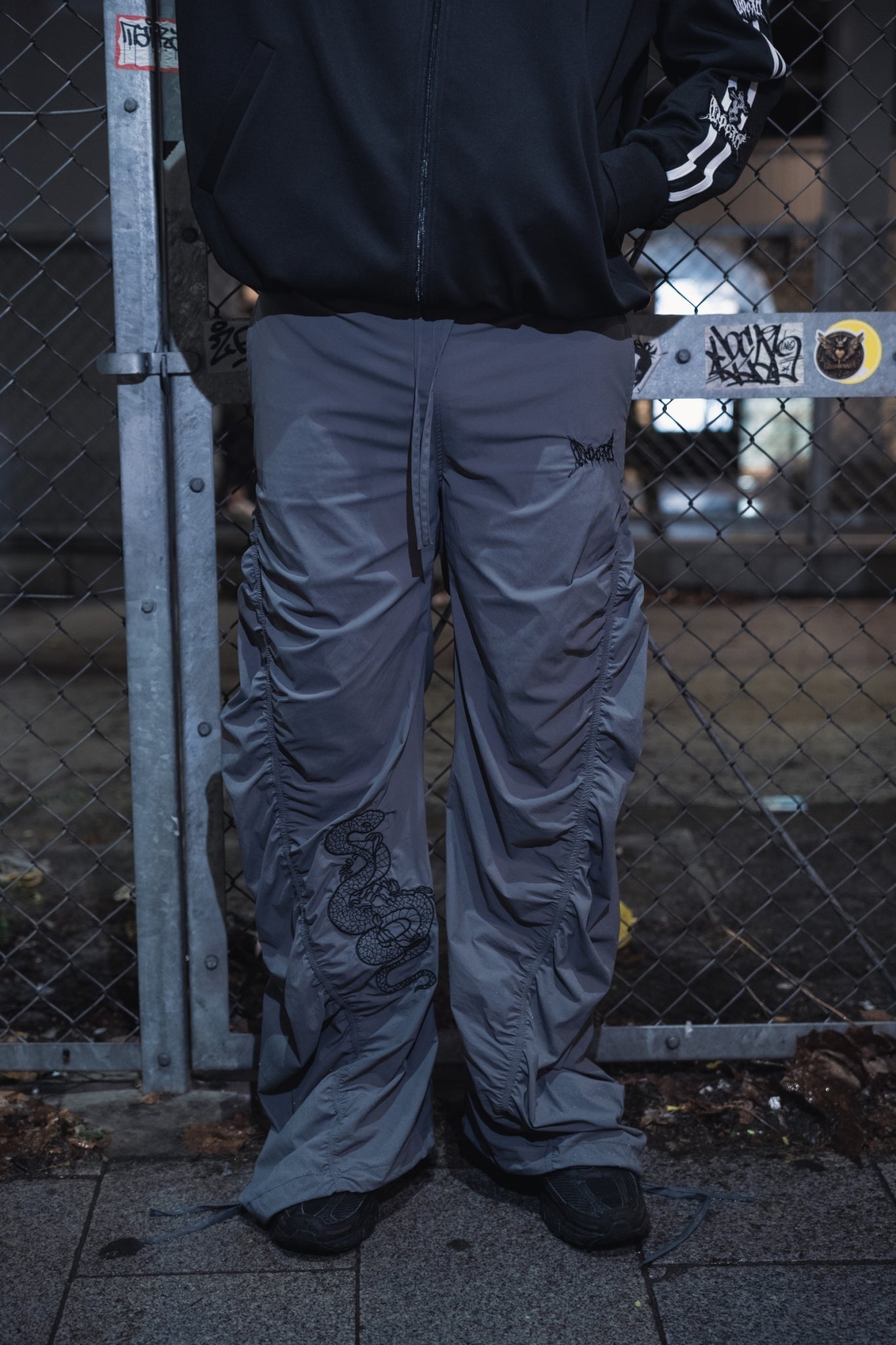 gibous×QOOZA snake scorpion gathered pants gray