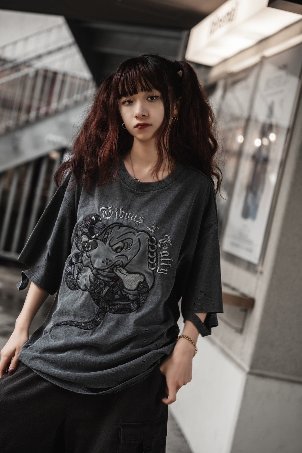 【再販】gibous×GALFY snake dog damage T shirt ink black