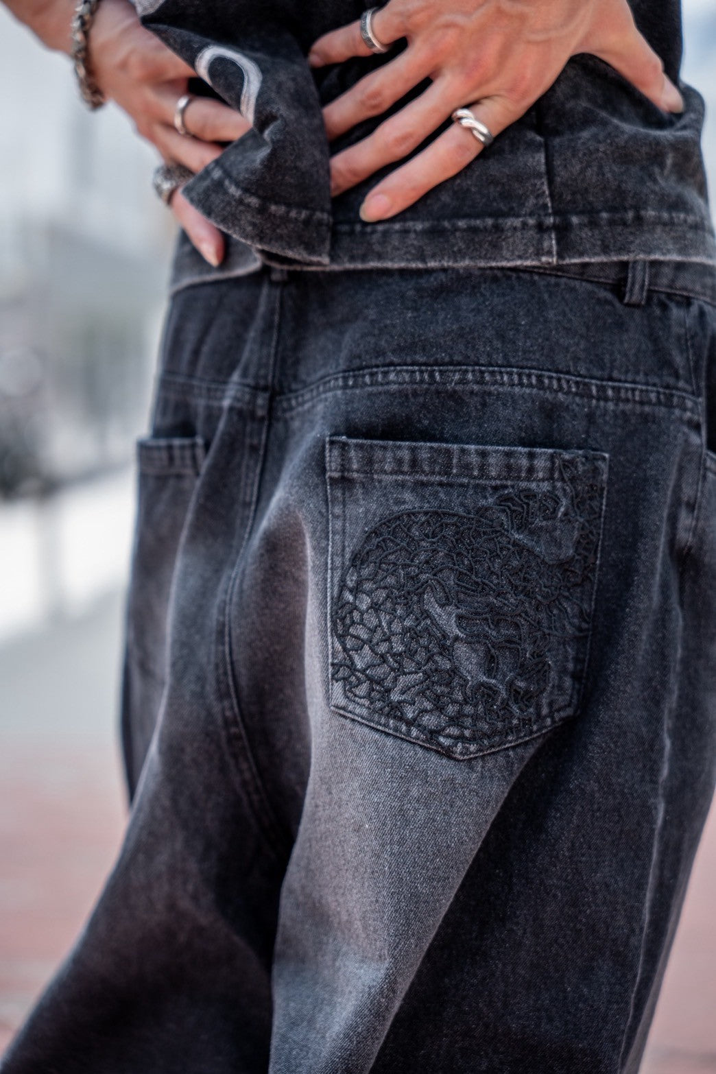 gibous snake scorpion pocket baggy pants