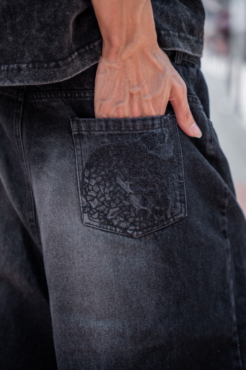 gibous snake scorpion pocket baggy pants