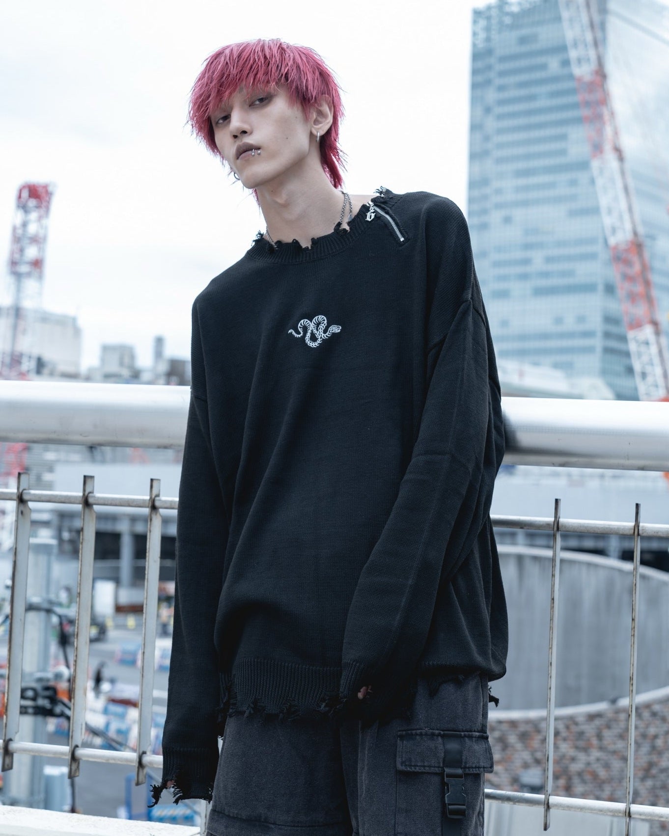 再販】gibous damage zip knit black